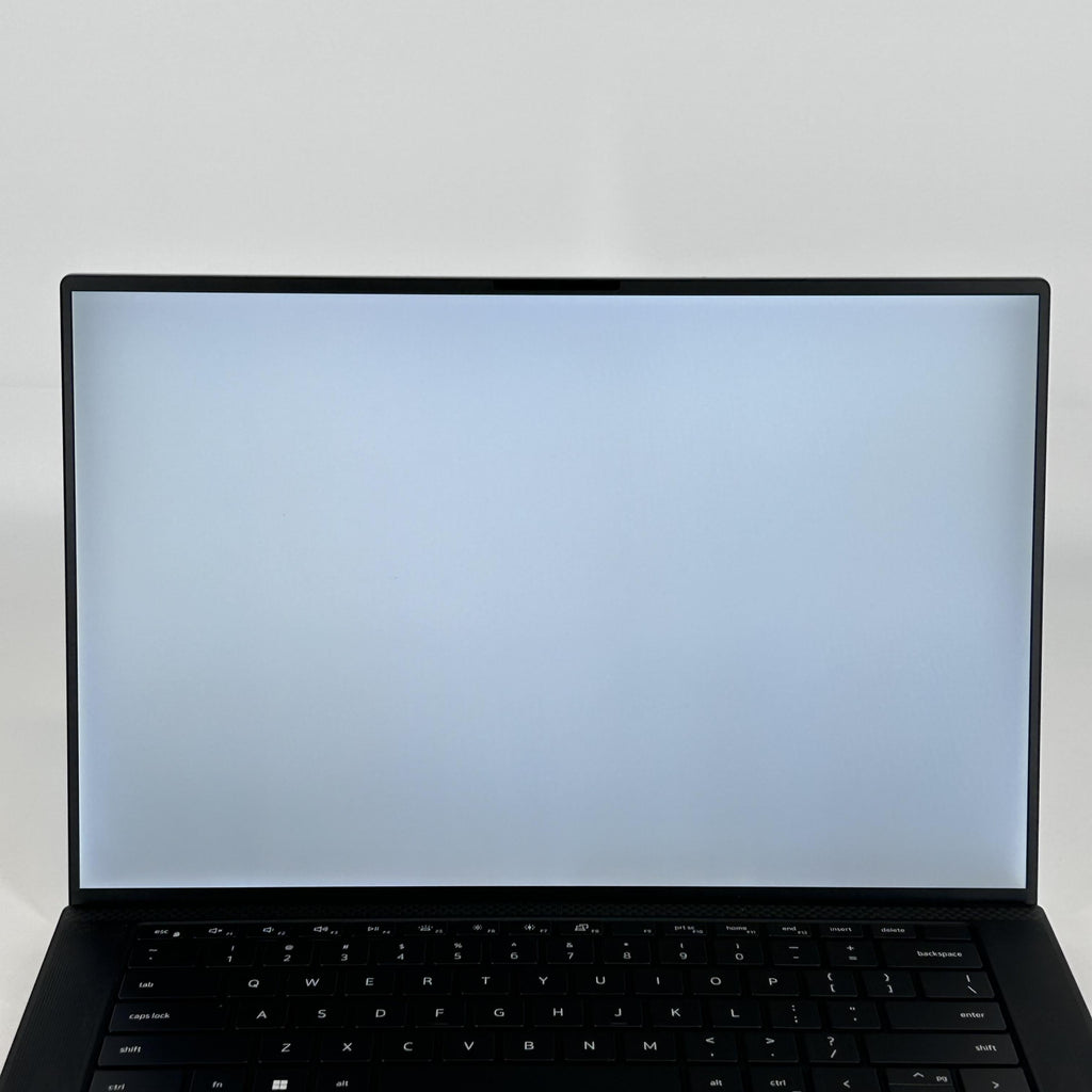 Dell XPS 15 9520 Silver 2.3 GHz Intel Core i7 12th Gen. 32GB RAM 1TB Solid State Drive