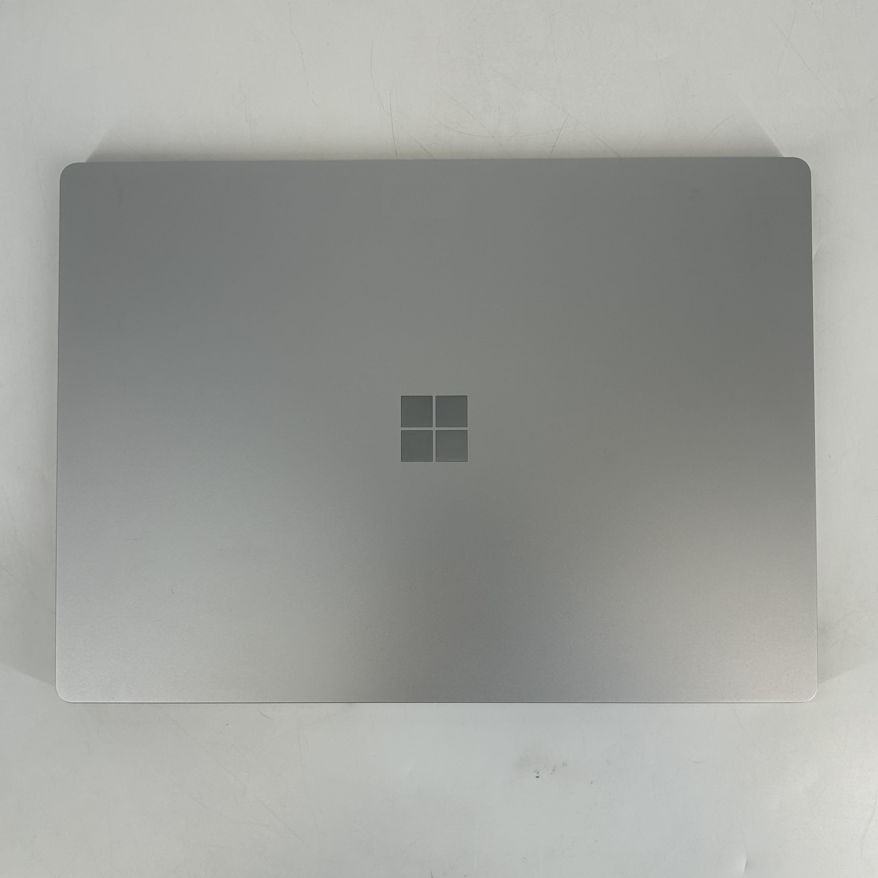 Microsoft Surface Laptop 3 15 Platinum 1.3 GHz Intel Core i7 10th Gen. 16GB RAM 512GB Solid State Drive