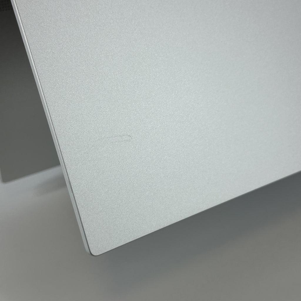 Razer Blade 14 2025 White 2.0 GHz AMD Ryzen AI 9 365 32GB RAM 2TB Solid State Drive NVIDIA GeForce RTX 5070 8 GB