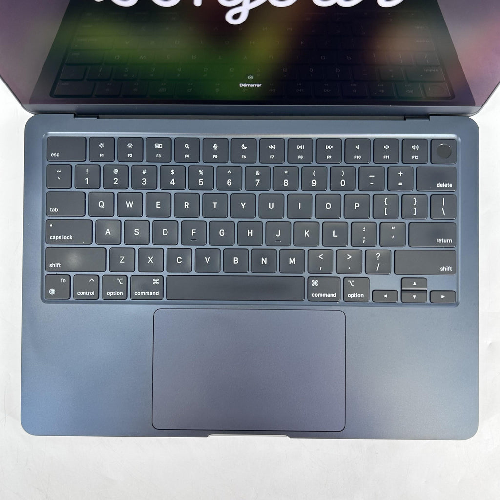 MacBook Air 13 2022 Blue 3.49 GHz M2 8-Core CPU 8GB Unified Memory 256GB Solid State Drive 8-Core GPU