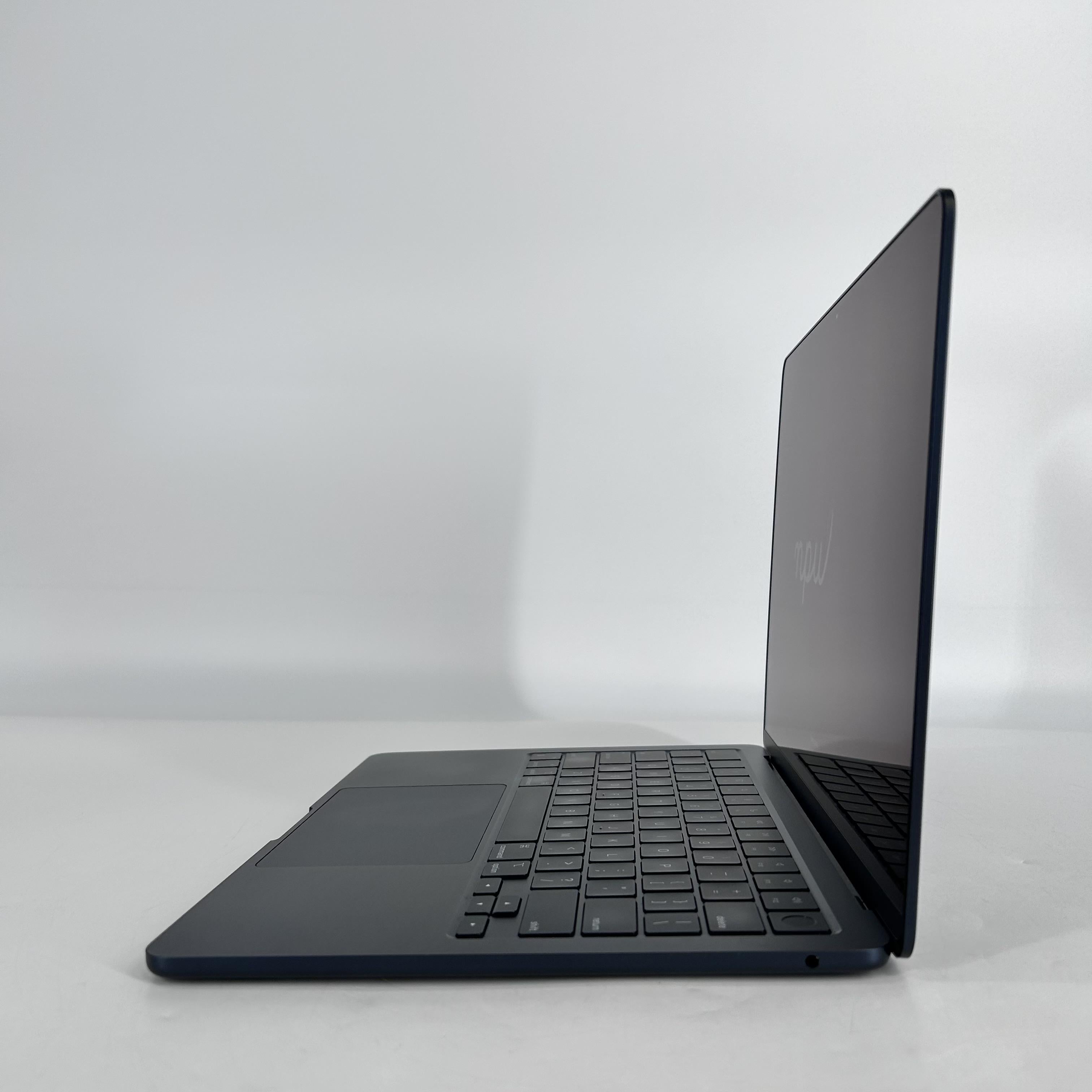 MacBook Air 13 2022 Blue 3.49 GHz M2 8-Core CPU 8GB Unified Memory 256GB Solid State Drive 8-Core GPU