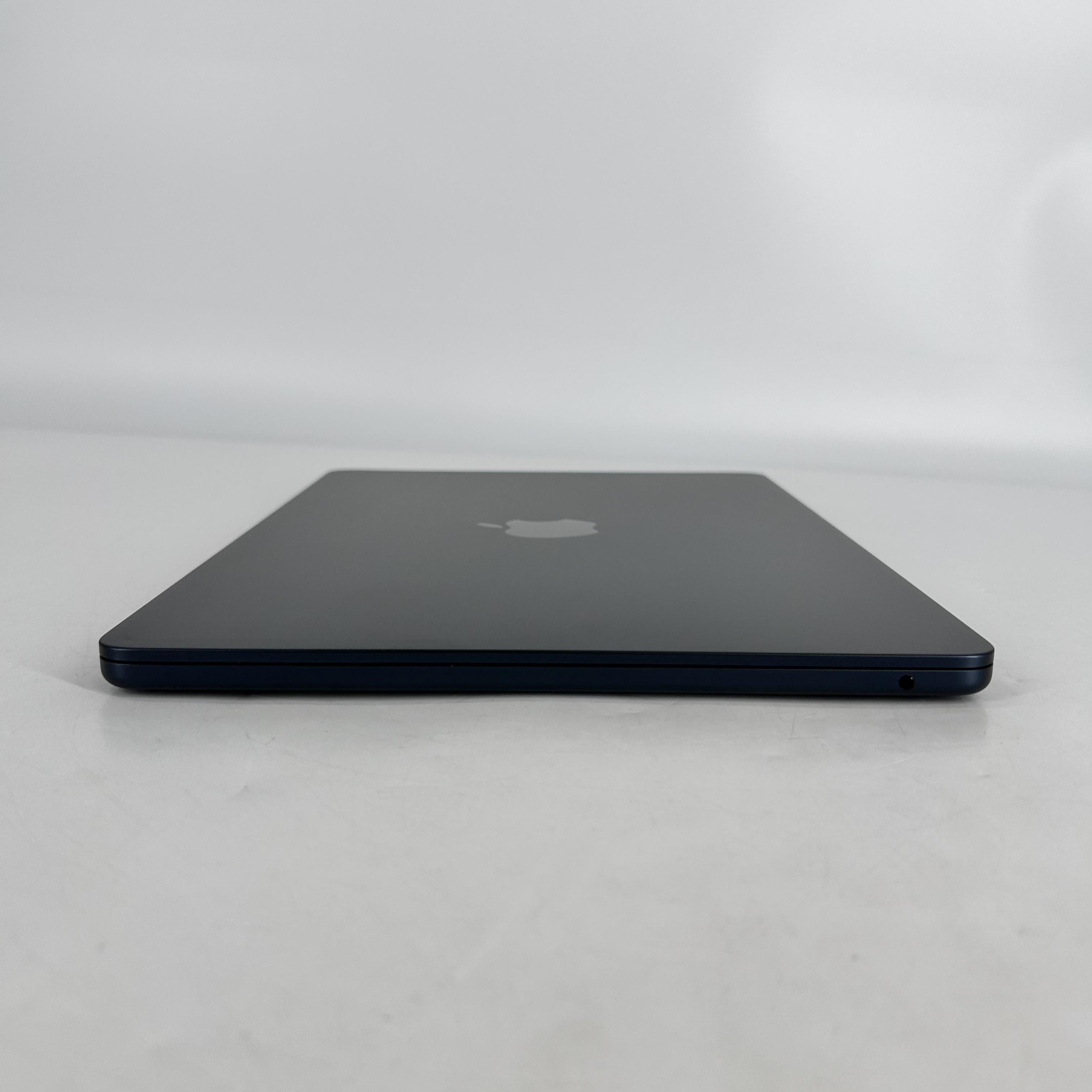 MacBook Air 13 2022 Blue 3.49 GHz M2 8-Core CPU 8GB Unified Memory 256GB Solid State Drive 8-Core GPU