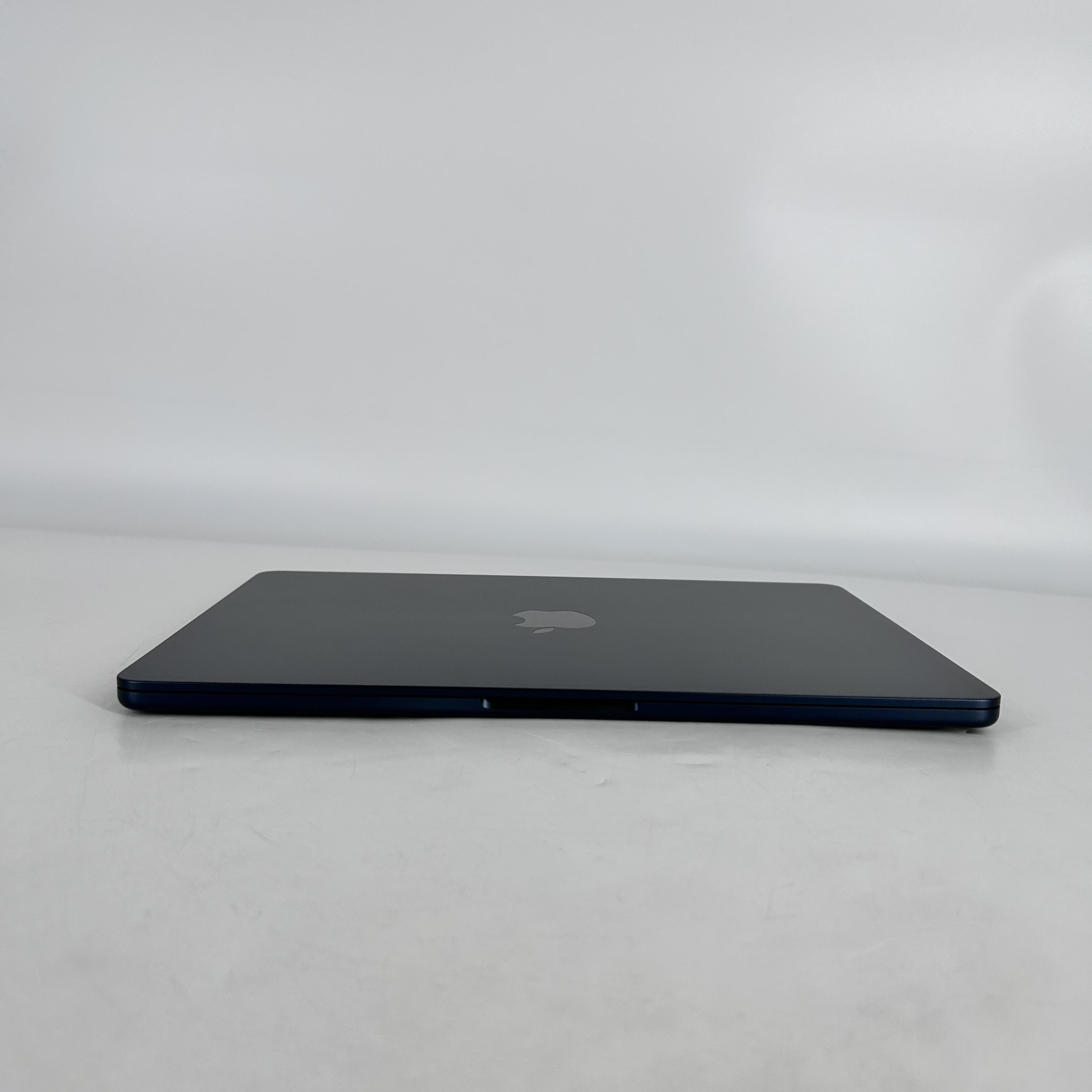 MacBook Air 13 2022 Blue 3.49 GHz M2 8-Core CPU 8GB Unified Memory 256GB Solid State Drive 8-Core GPU