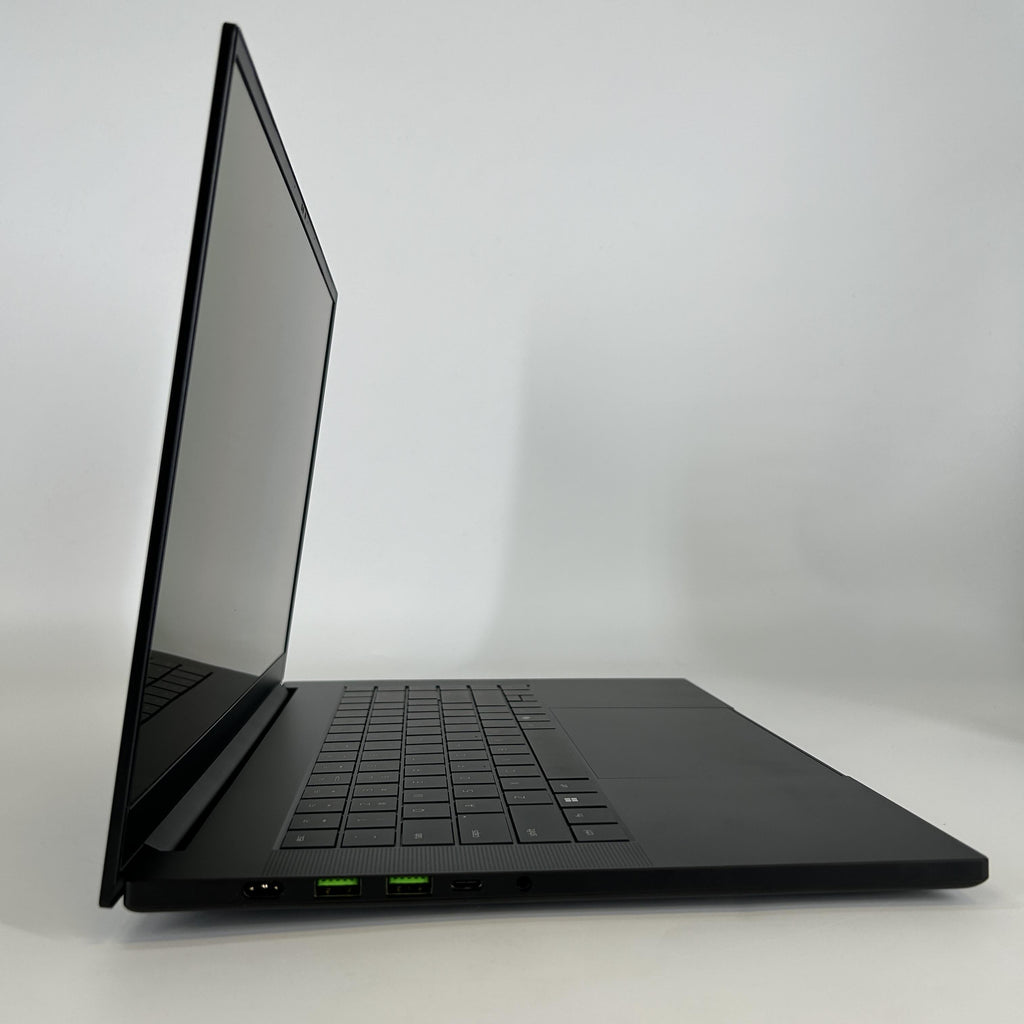 Razer Blade 16 2025 Black 2.0 GHz AMD Ryzen AI 9 HX 370 32GB RAM 2TB Solid State Drive NVIDIA GeForce RTX 5090 24 GB
