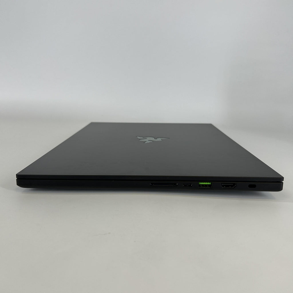 Razer Blade 16 2025 Black 2.0 GHz AMD Ryzen AI 9 HX 370 32GB RAM 2TB Solid State Drive NVIDIA GeForce RTX 5090 24 GB
