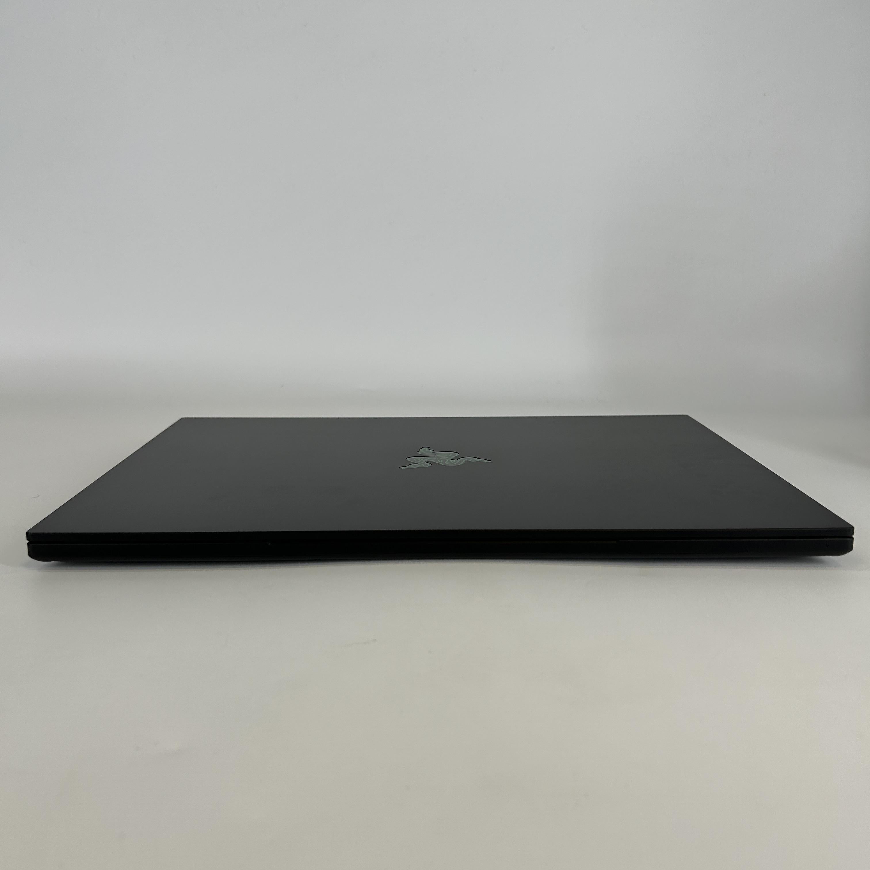 Razer Blade 16 2025 Black 2.0 GHz AMD Ryzen AI 9 HX 370 32GB RAM 2TB Solid State Drive NVIDIA GeForce RTX 5090 24 GB