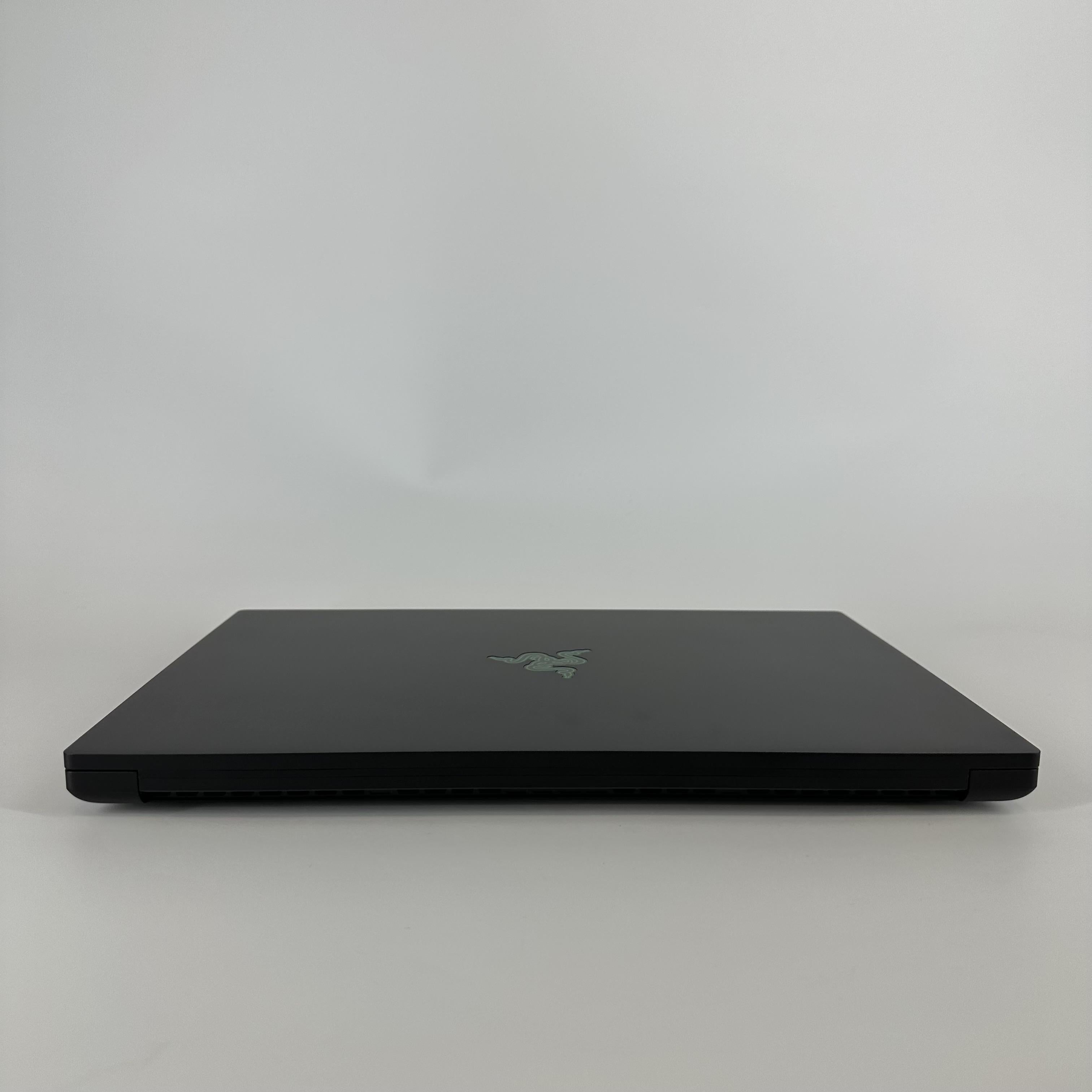 Razer Blade 16 2024 Black 2.2 GHz Intel Core i9 14th Gen. 64GB RAM 2TB Solid State Drive 2TB Solid State Drive NVIDIA GeForce RTX 4090 16 GB