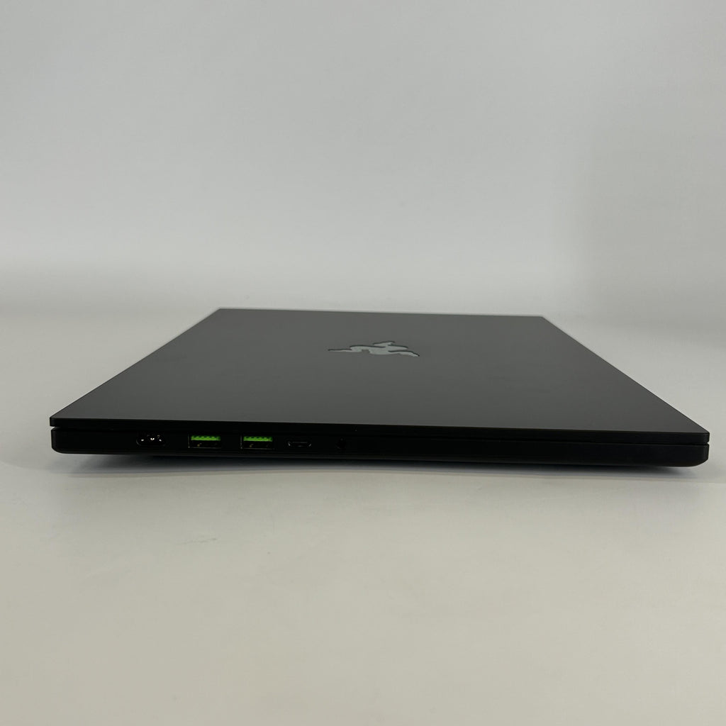 Razer Blade 16 2025 Black 2.0 GHz AMD Ryzen AI 9 HX 370 32GB RAM 2TB Solid State Drive NVIDIA GeForce RTX 5090 24 GB
