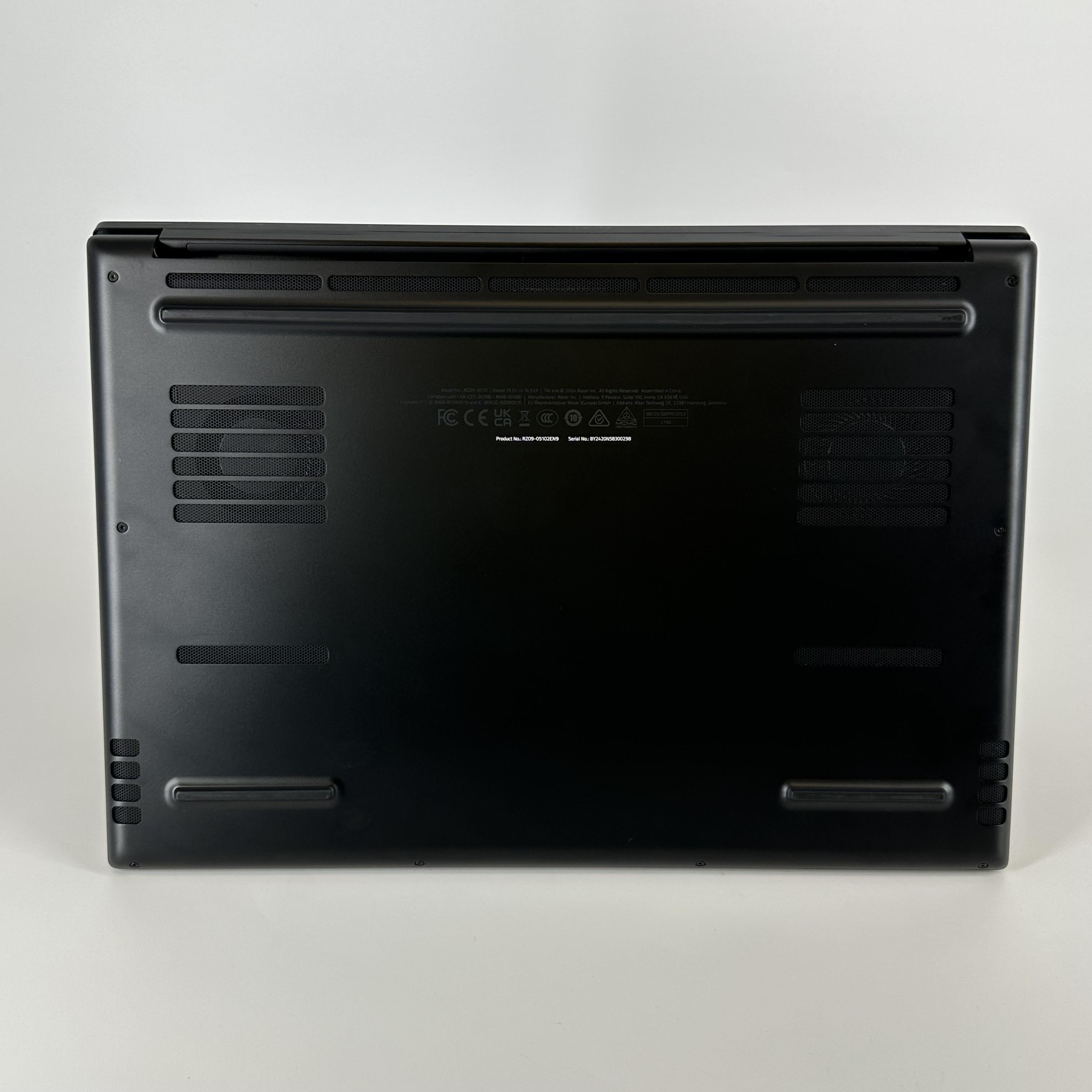 Razer Blade 16 2024 Black 2.2 GHz Intel Core i9 14th Gen. 64GB RAM 2TB Solid State Drive 2TB Solid State Drive NVIDIA GeForce RTX 4090 16 GB
