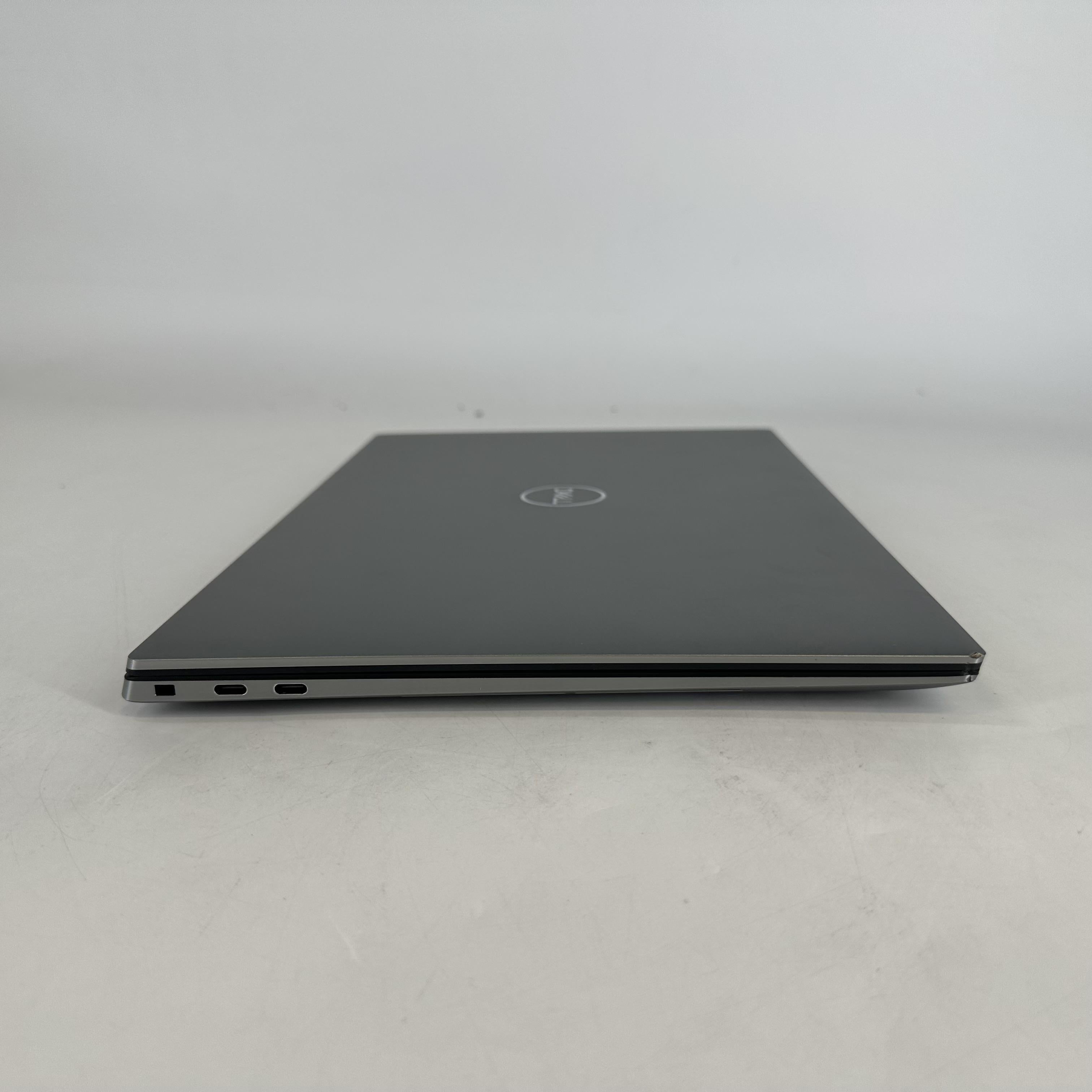 Dell Precision 5560 15.6 Gray 2.3 GHz Intel Core i7 11th Gen. 16GB RAM 512GB Solid State Drive NVIDIA Quadro T1200 4 GB
