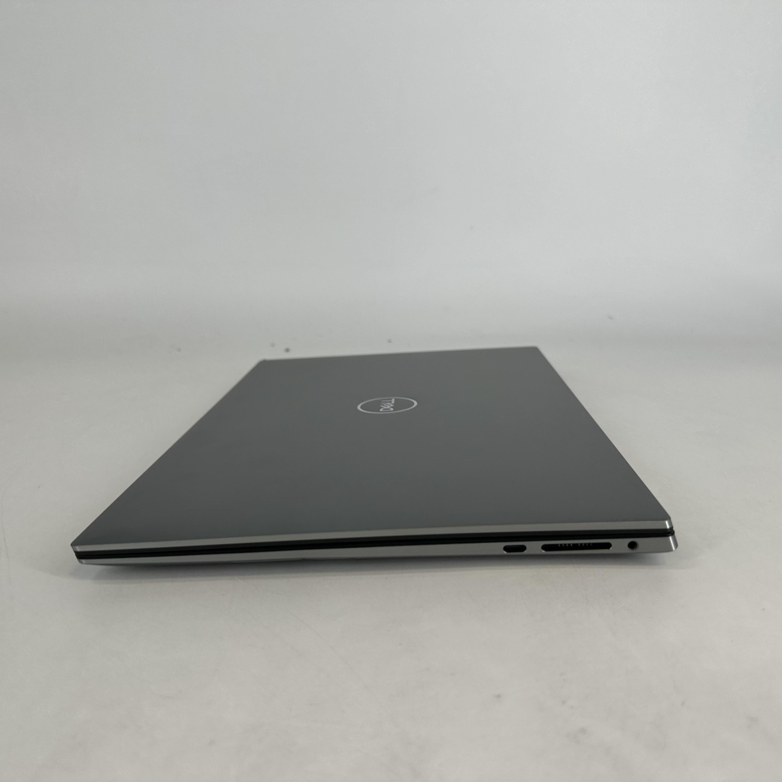 Dell Precision 5560 15.6 Gray 2.3 GHz Intel Core i7 11th Gen. 16GB RAM 512GB Solid State Drive NVIDIA Quadro T1200 4 GB