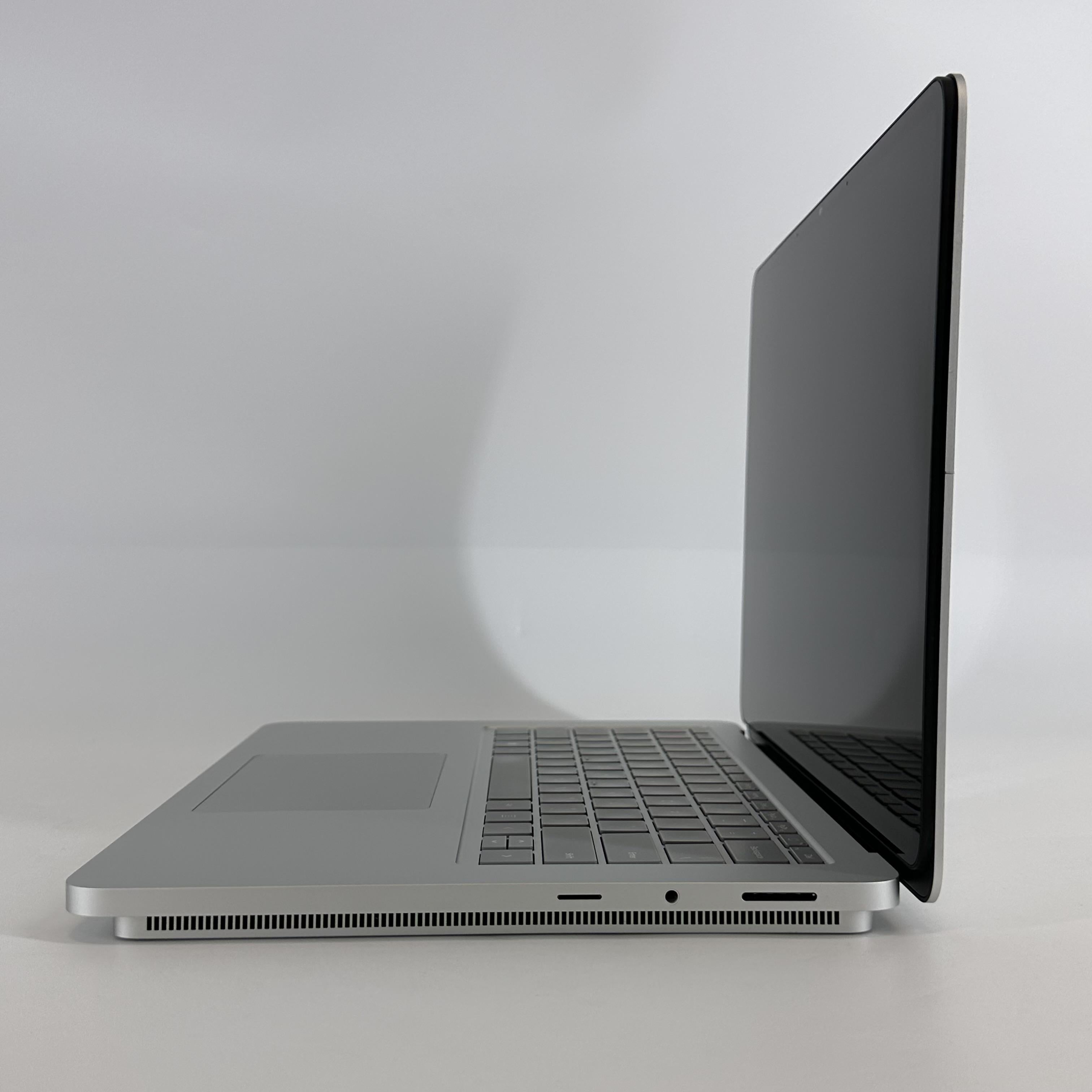 Microsoft Surface Laptop Studio 2 14.4 Silver 2.9 GHz Intel Core i7 13th Gen. 64GB RAM 1TB Solid State Drive NVIDIA GeForce RTX 4060 8 GB