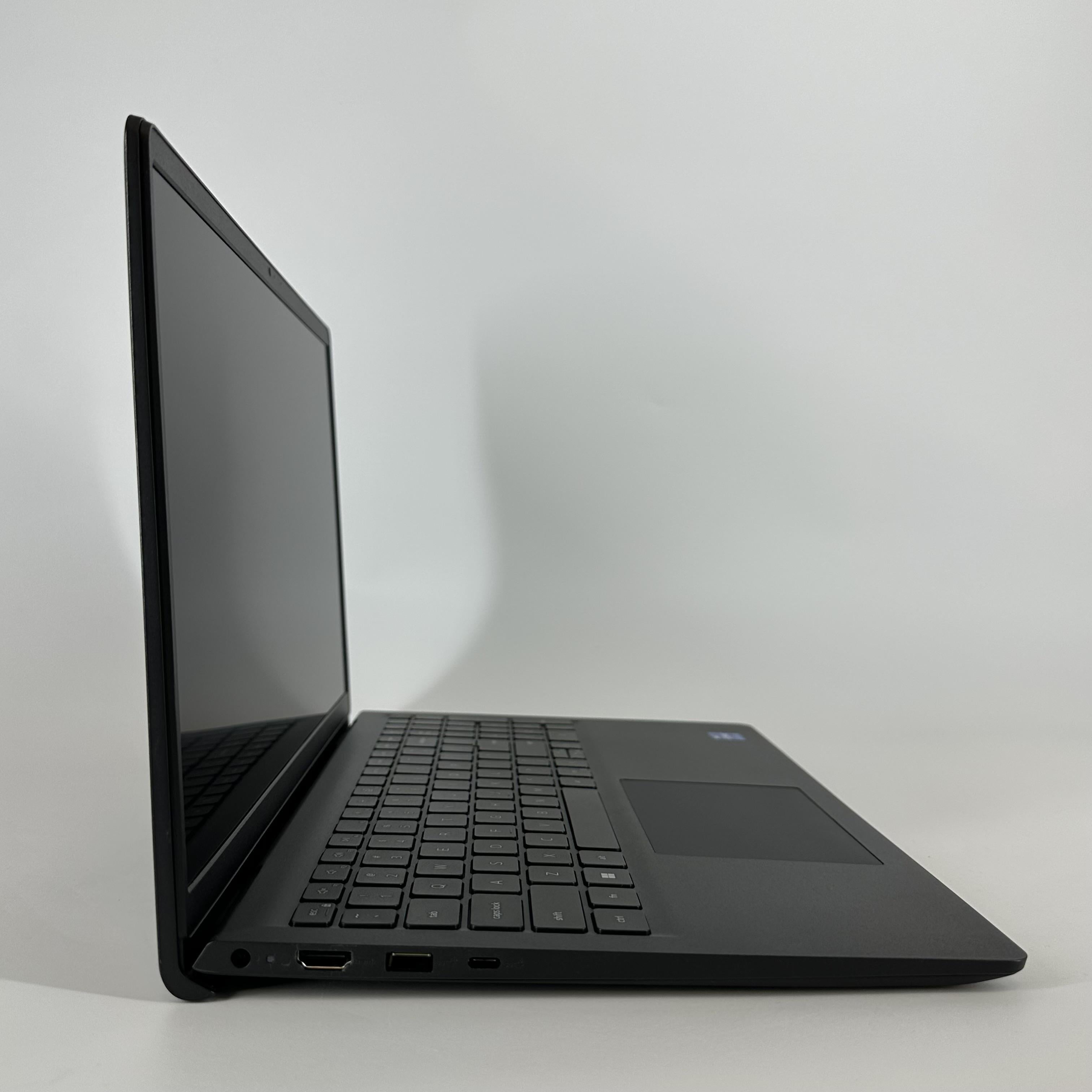 Dell 15 DC15250 Carbon Black 1.7 GHz Intel Core i7 13th Gen. 16GB RAM 1TB Solid State Drive