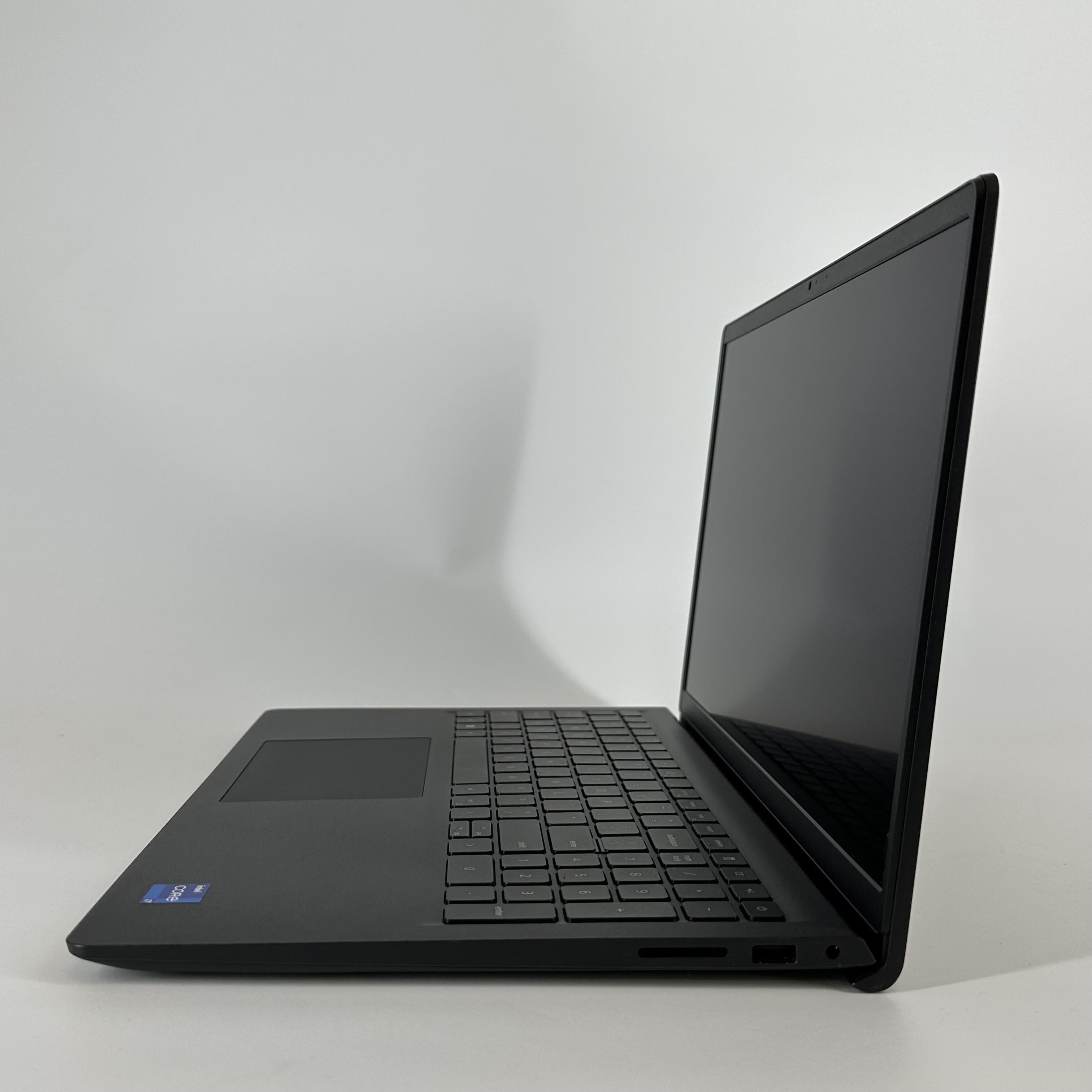 Dell 15 DC15250 Carbon Black 1.7 GHz Intel Core i7 13th Gen. 16GB RAM 1TB Solid State Drive