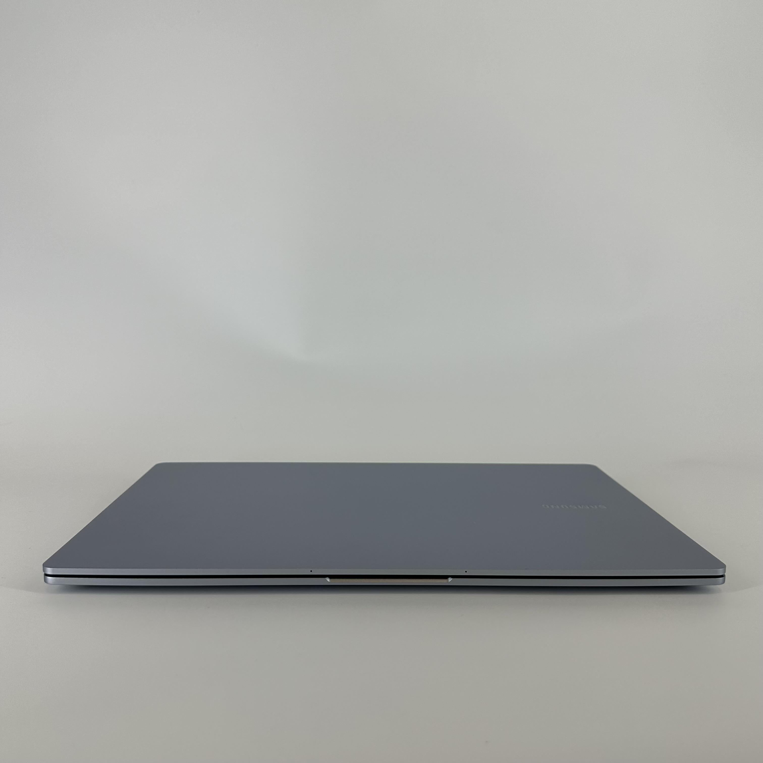 Samsung Galaxy Book4  Edge 15.6 Silver 2.9 GHz Qualcomm Snapdragon X Plus 16GB RAM 512GB Solid State Drive