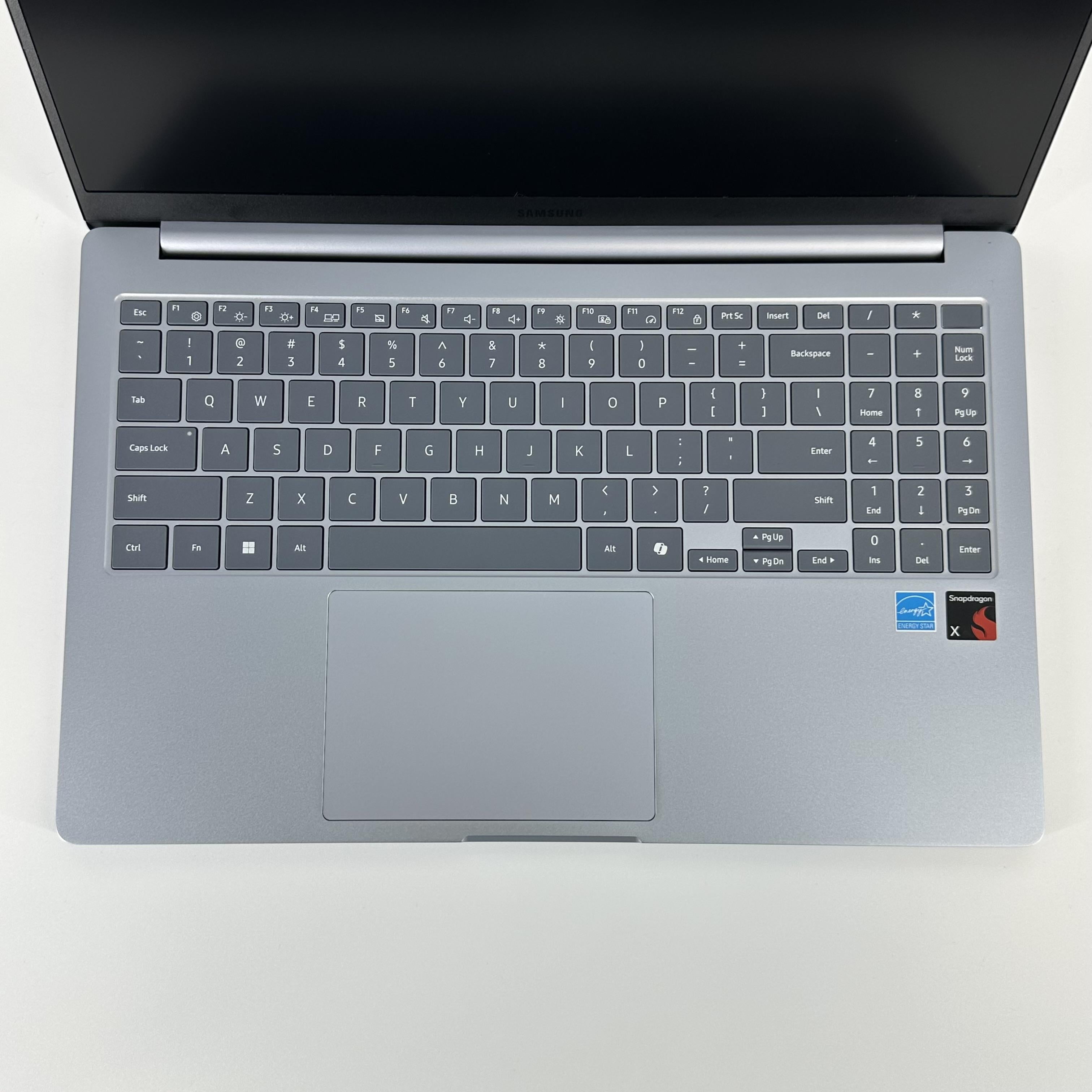 Samsung Galaxy Book4  Edge 15.6 Silver 2.9 GHz Qualcomm Snapdragon X Plus 16GB RAM 512GB Solid State Drive