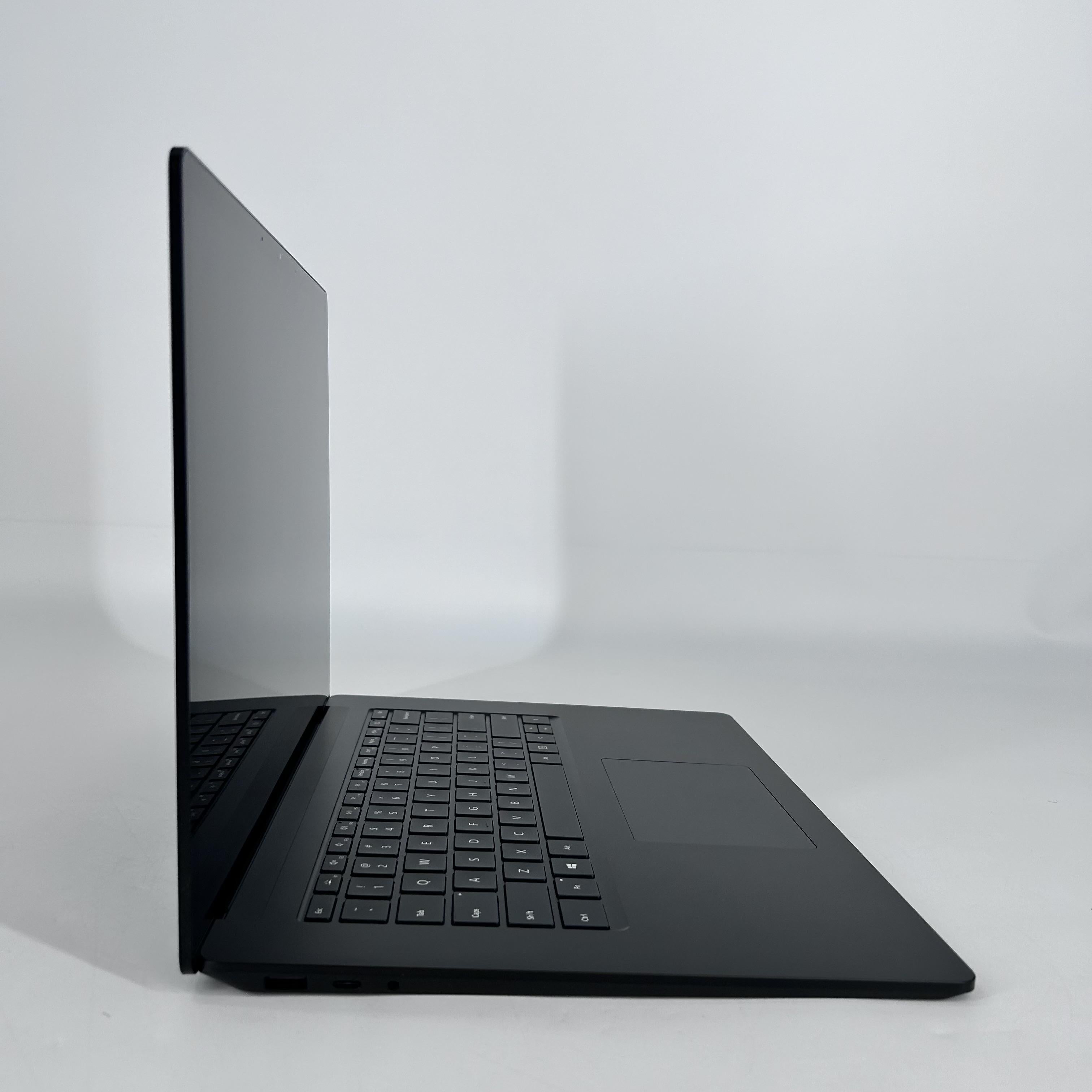 Microsoft Surface Laptop 4 15 Black 3.0 GHz Intel Core i7 11th Gen. 32GB RAM 1TB Solid State Drive