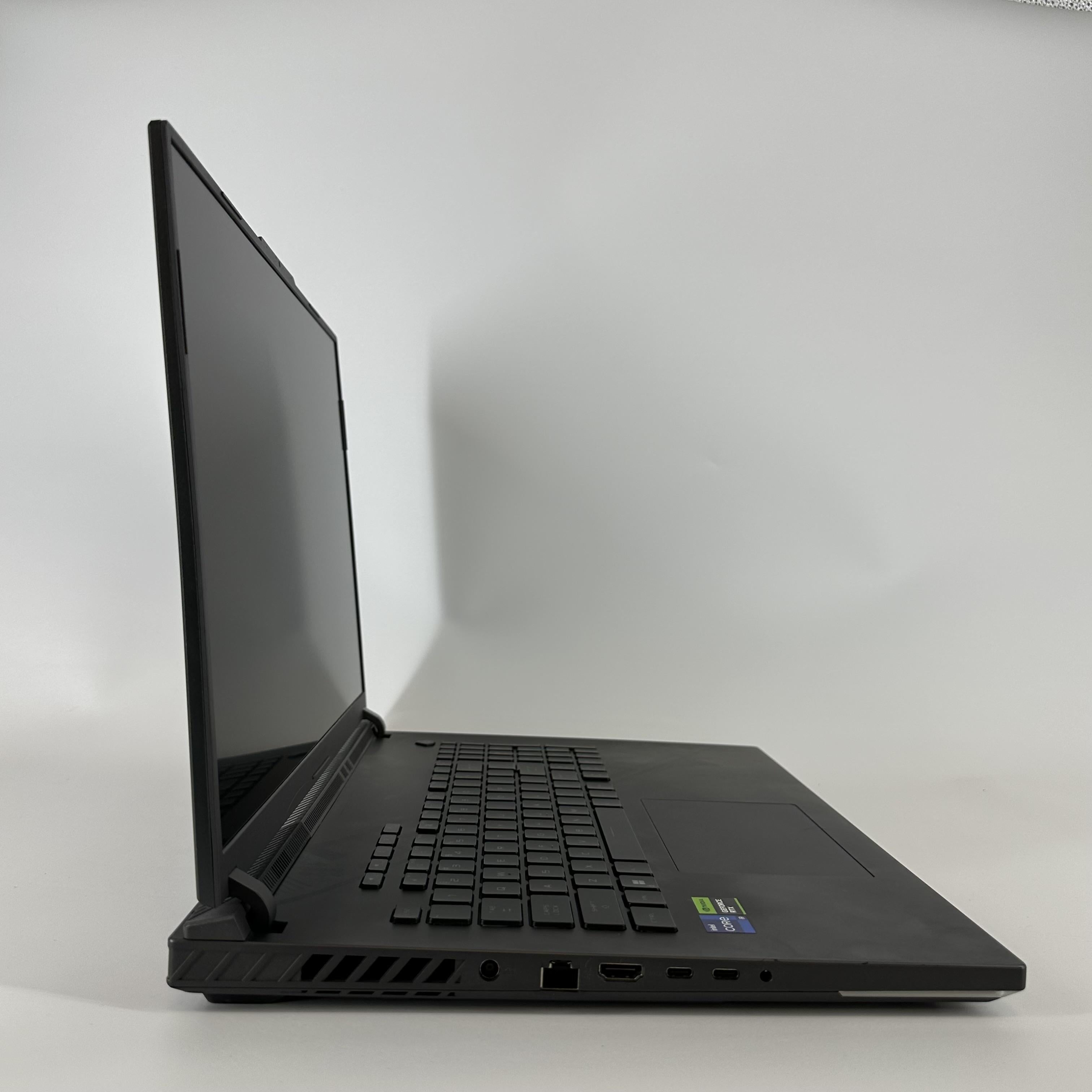 Asus ROG Strix G18 G814 18 Gray 2.2 GHz Intel Core i9 13th Gen. 16GB RAM 1TB Solid State Drive NVIDIA GeForce RTX 4080 12 GB