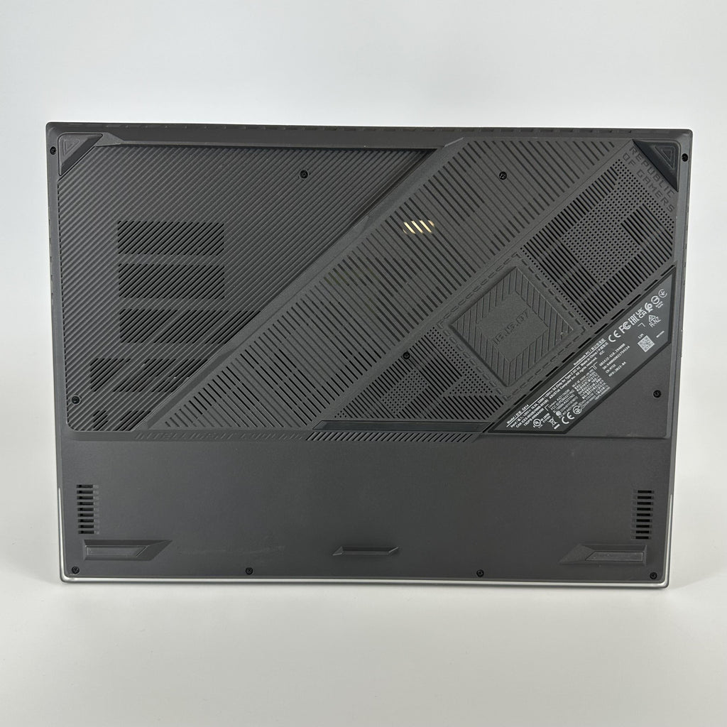 Asus ROG Strix G18 G814 18 Gray 2.2 GHz Intel Core i9 13th Gen. 16GB RAM 1TB Solid State Drive NVIDIA GeForce RTX 4080 12 GB
