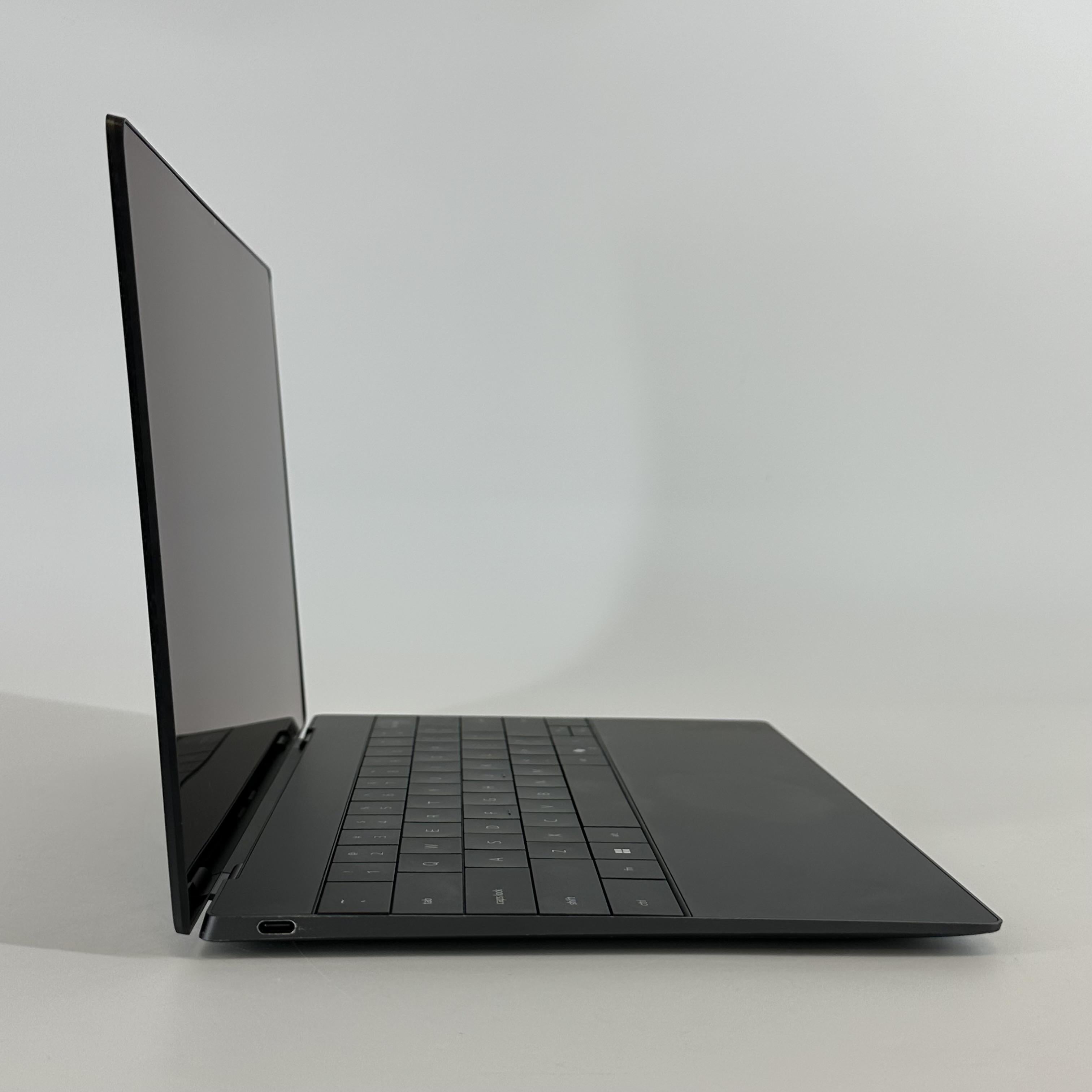 Dell XPS 13 9340 Gray 1.4 GHz Intel Core Ultra 7 64GB RAM 1TB Solid State Drive