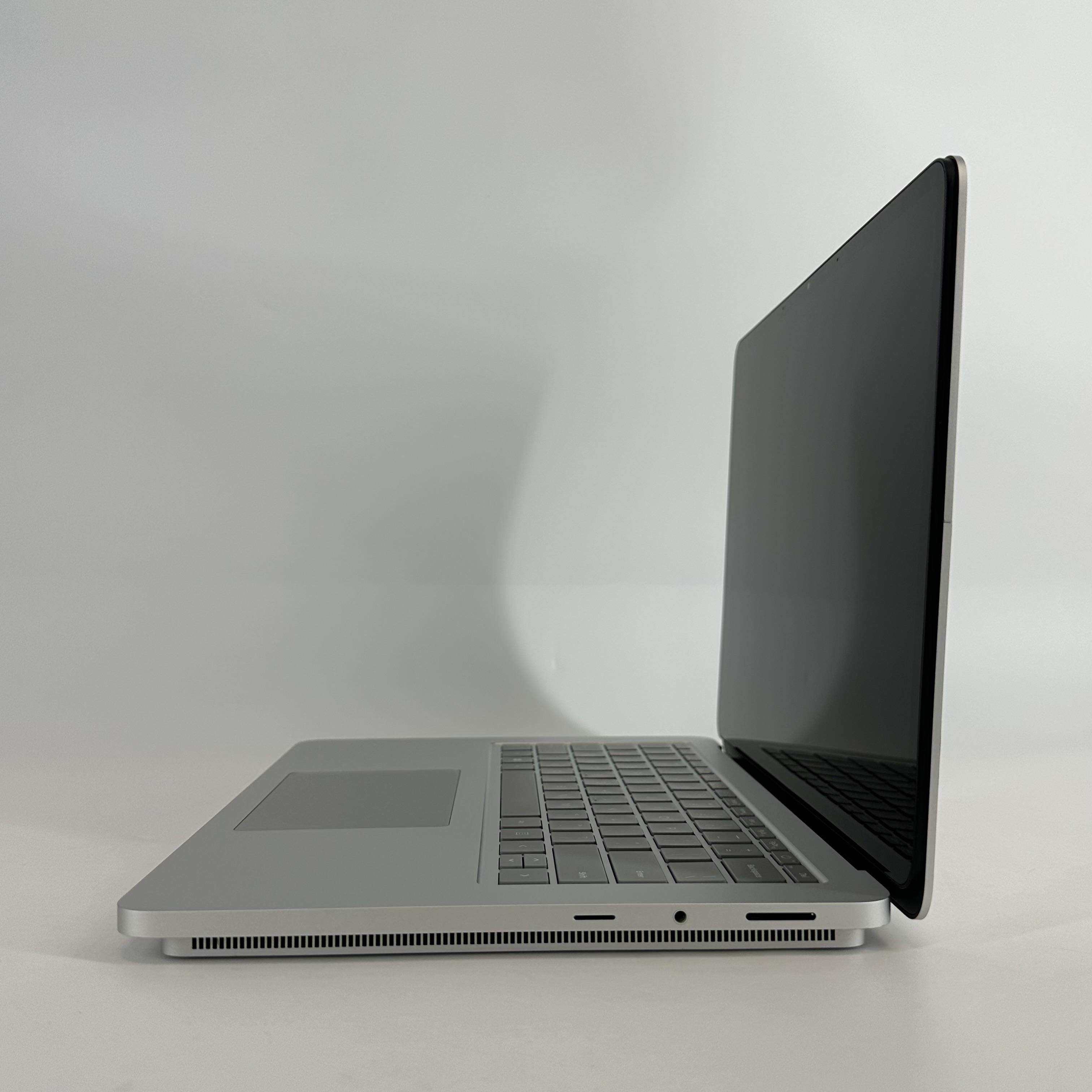 Microsoft Surface Laptop Studio 2 14.4 Silver 2.9 GHz Intel Core i7 13th Gen. 64GB RAM 2TB Solid State Drive NVIDIA GeForce RTX 4060 8 GB