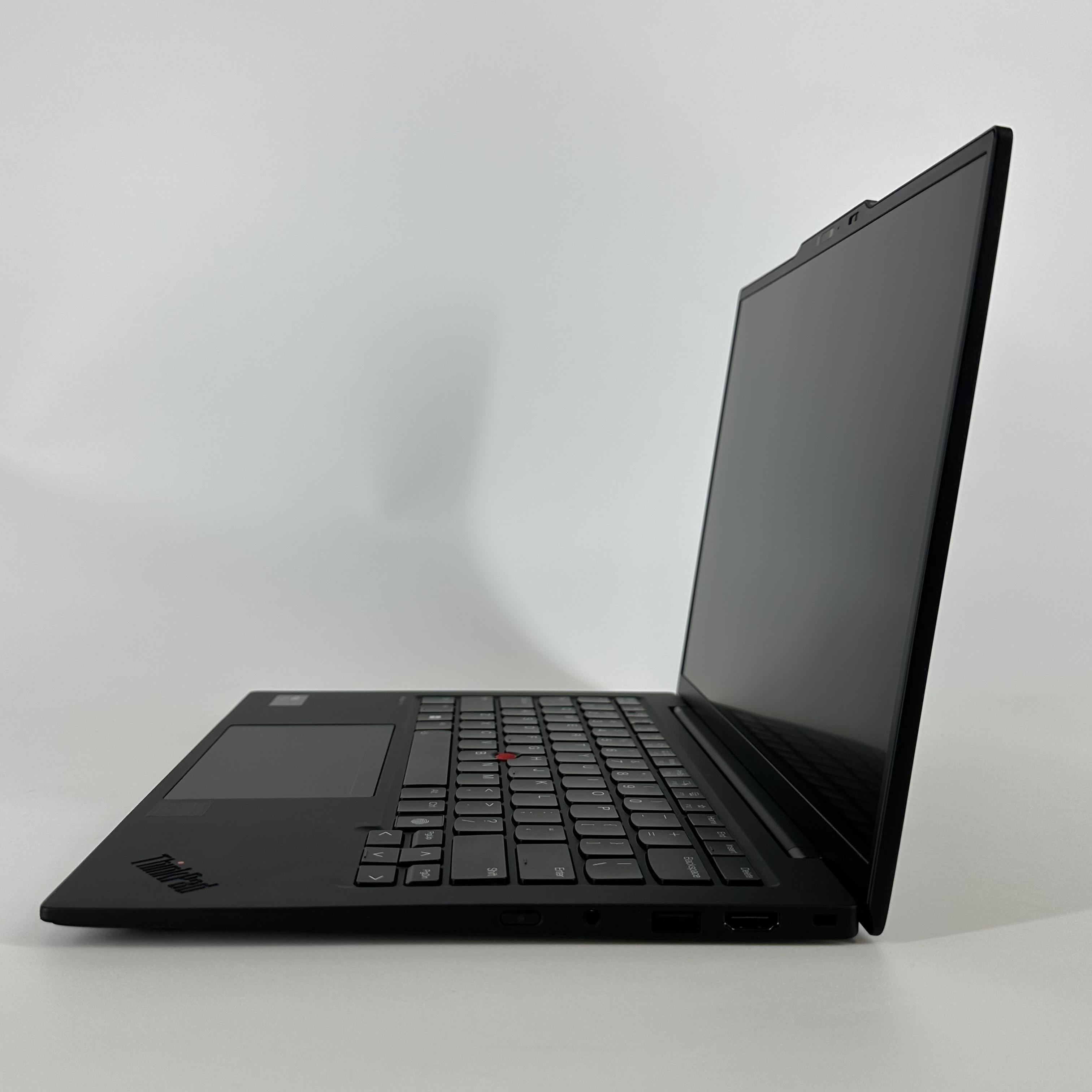 Lenovo ThinkPad X1 Carbon Gen 12 14 Black 1.4 GHz Intel Core Ultra 7 16GB RAM 1TB Solid State Drive