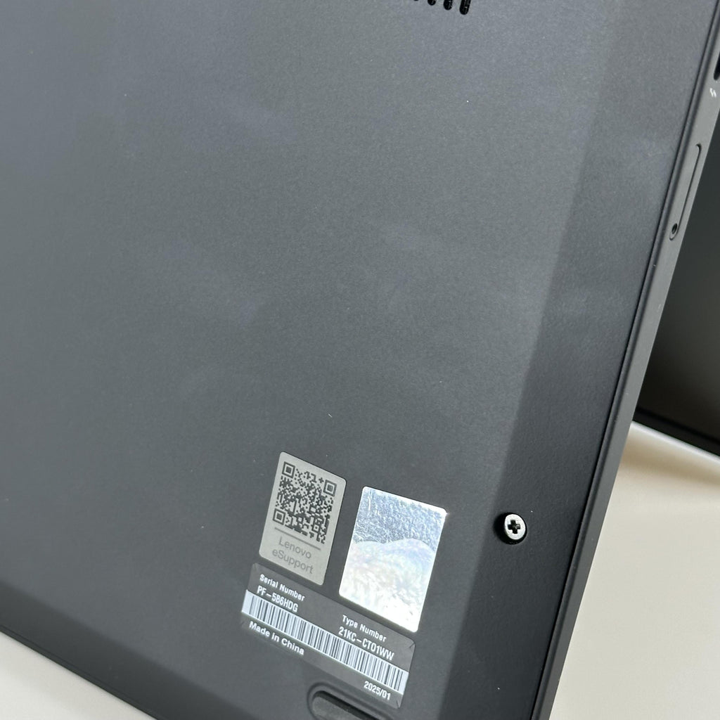 Lenovo ThinkPad X1 Carbon Gen 12 14 Black 1.4 GHz Intel Core Ultra 7 16GB RAM 1TB Solid State Drive