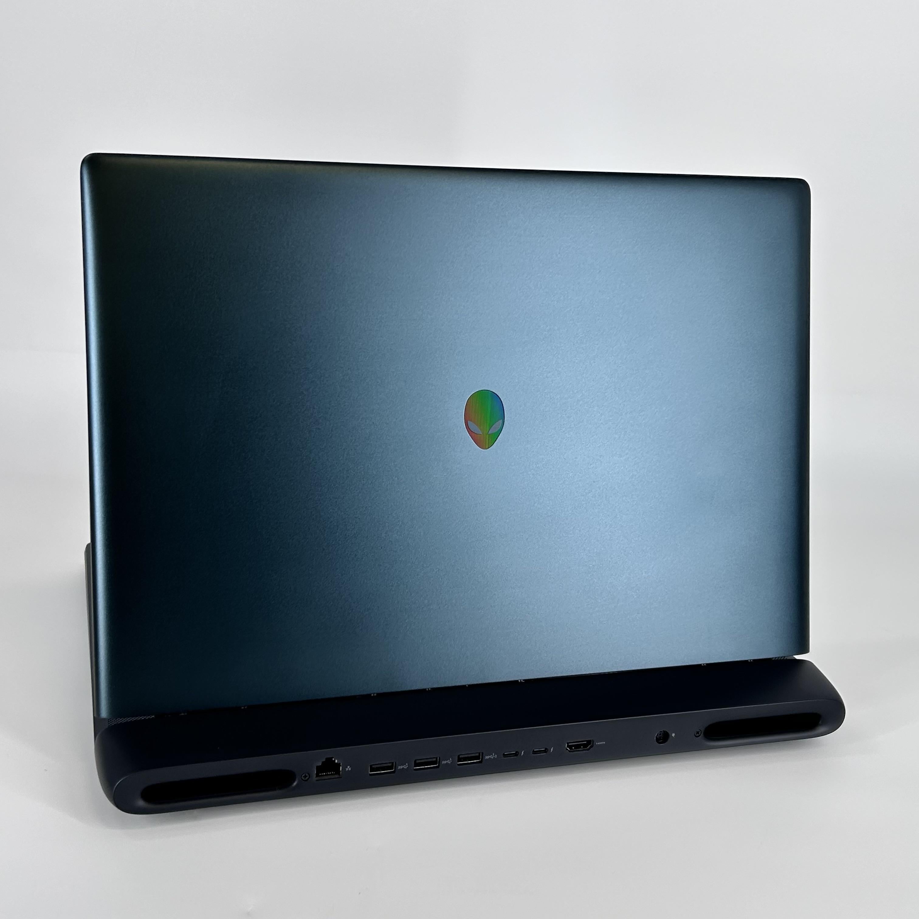 Dell Alienware 18 Area-51 Teal 2.7 GHz Intel Core Ultra 9 Series 2 32GB RAM 2TB Solid State Drive NVIDIA GeForce RTX 5080 16 GB