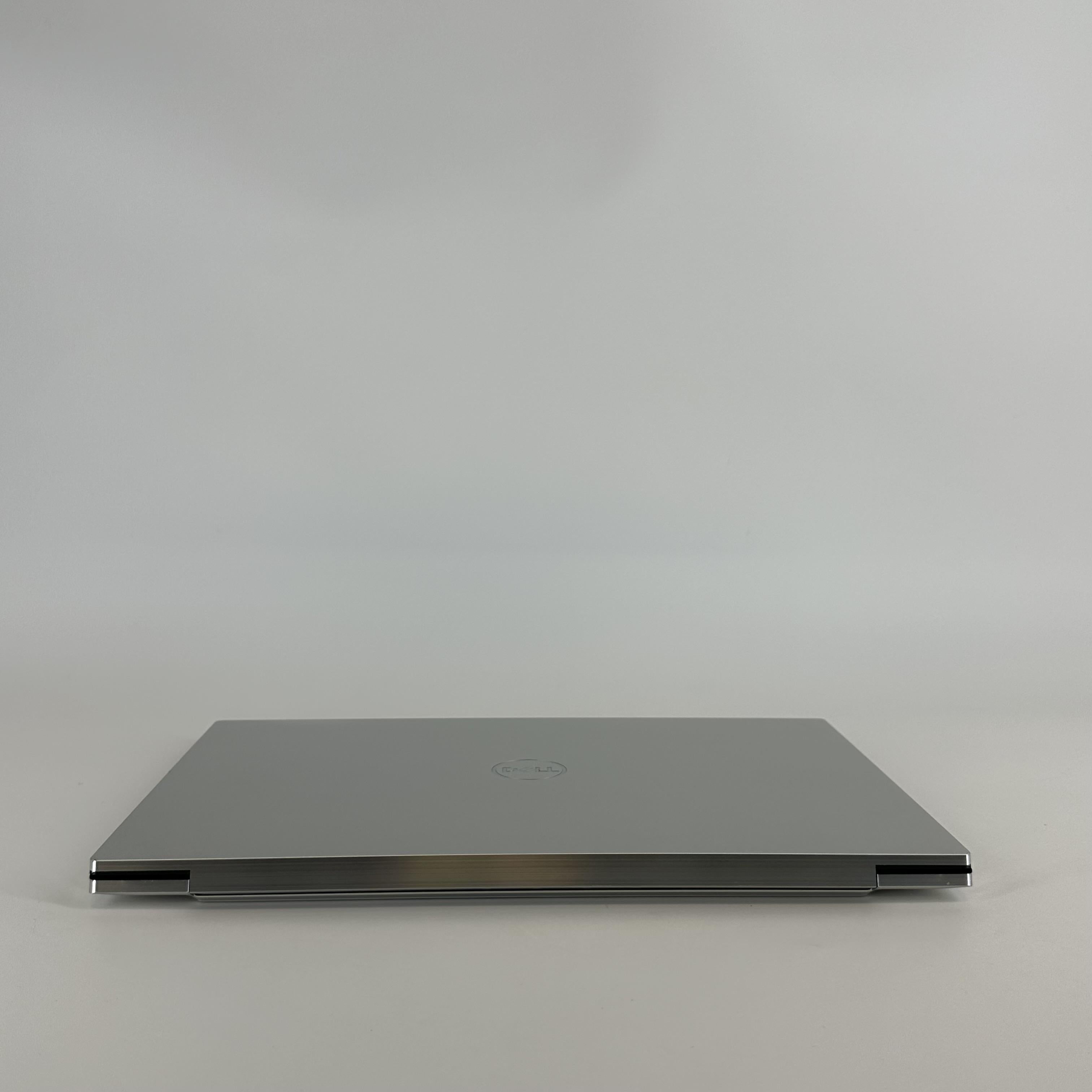 Dell XPS 17 9710 Silver 2.3 GHz Intel Core i7 11th Gen. 16GB RAM 512GB Solid State Drive NVIDIA GeForce RTX 3050 4 GB