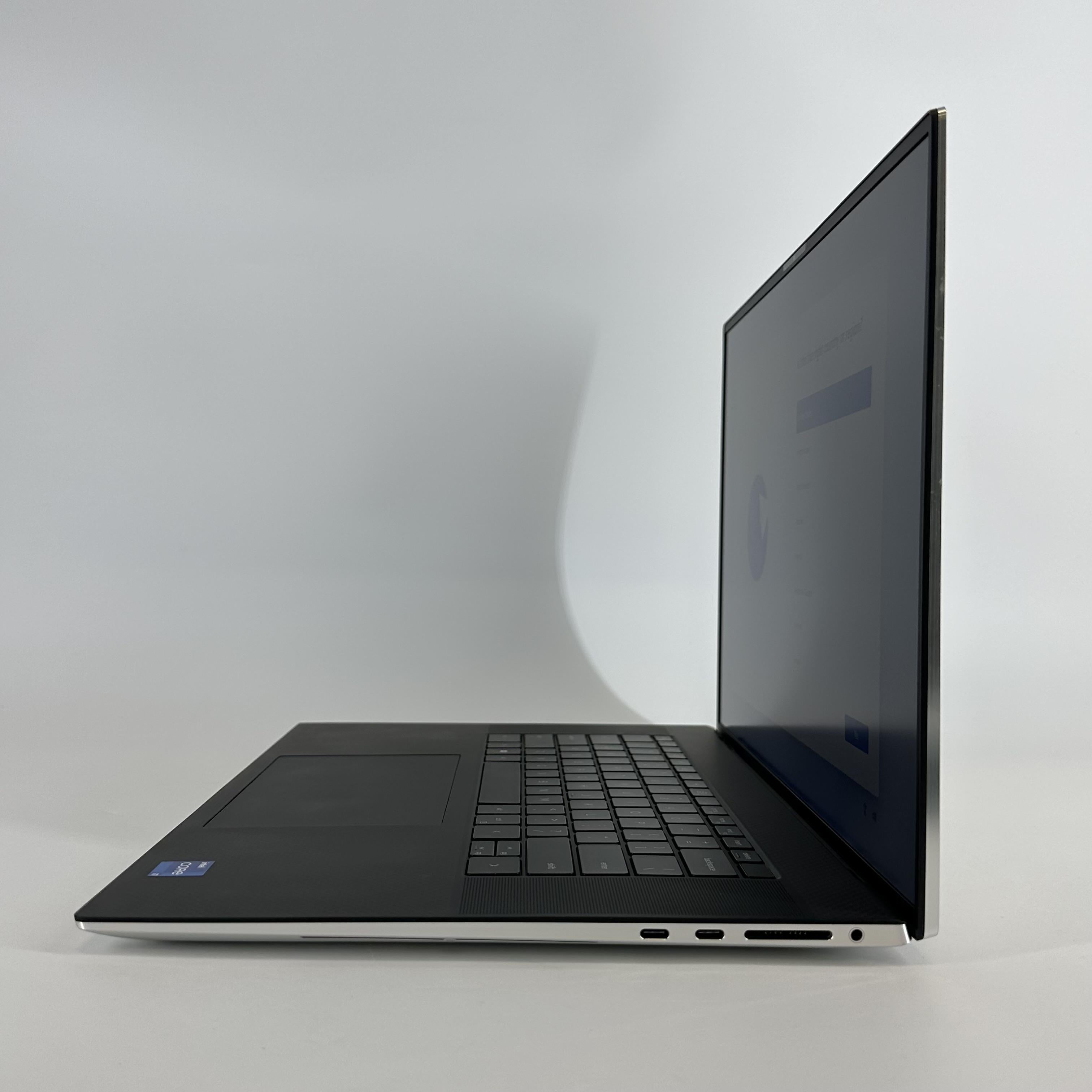 Dell XPS 17 9710 Silver 2.3 GHz Intel Core i7 11th Gen. 16GB RAM 512GB Solid State Drive NVIDIA GeForce RTX 3050 4 GB