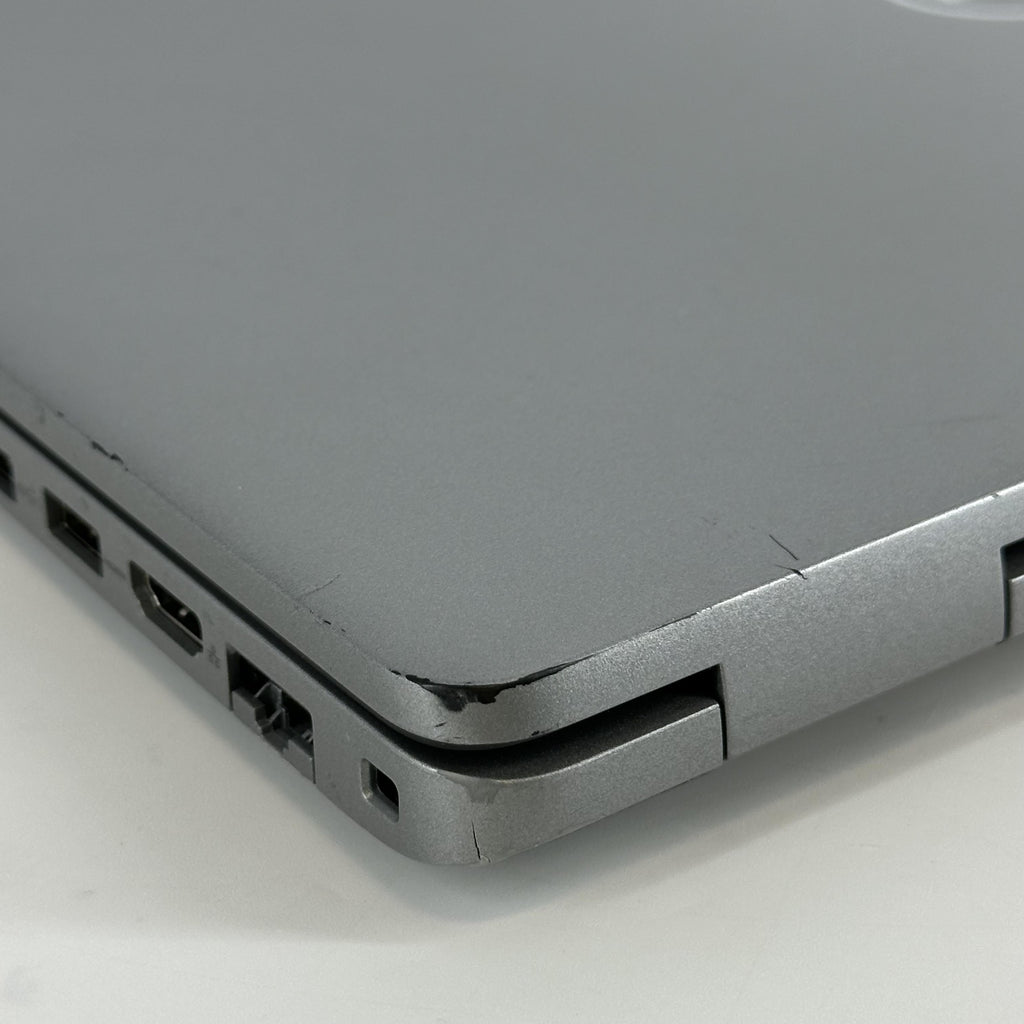 Dell Latitude 5540 15.6 Gray 1.7 GHz Intel Core i7 13th Gen. 32GB RAM 512GB Solid State Drive
