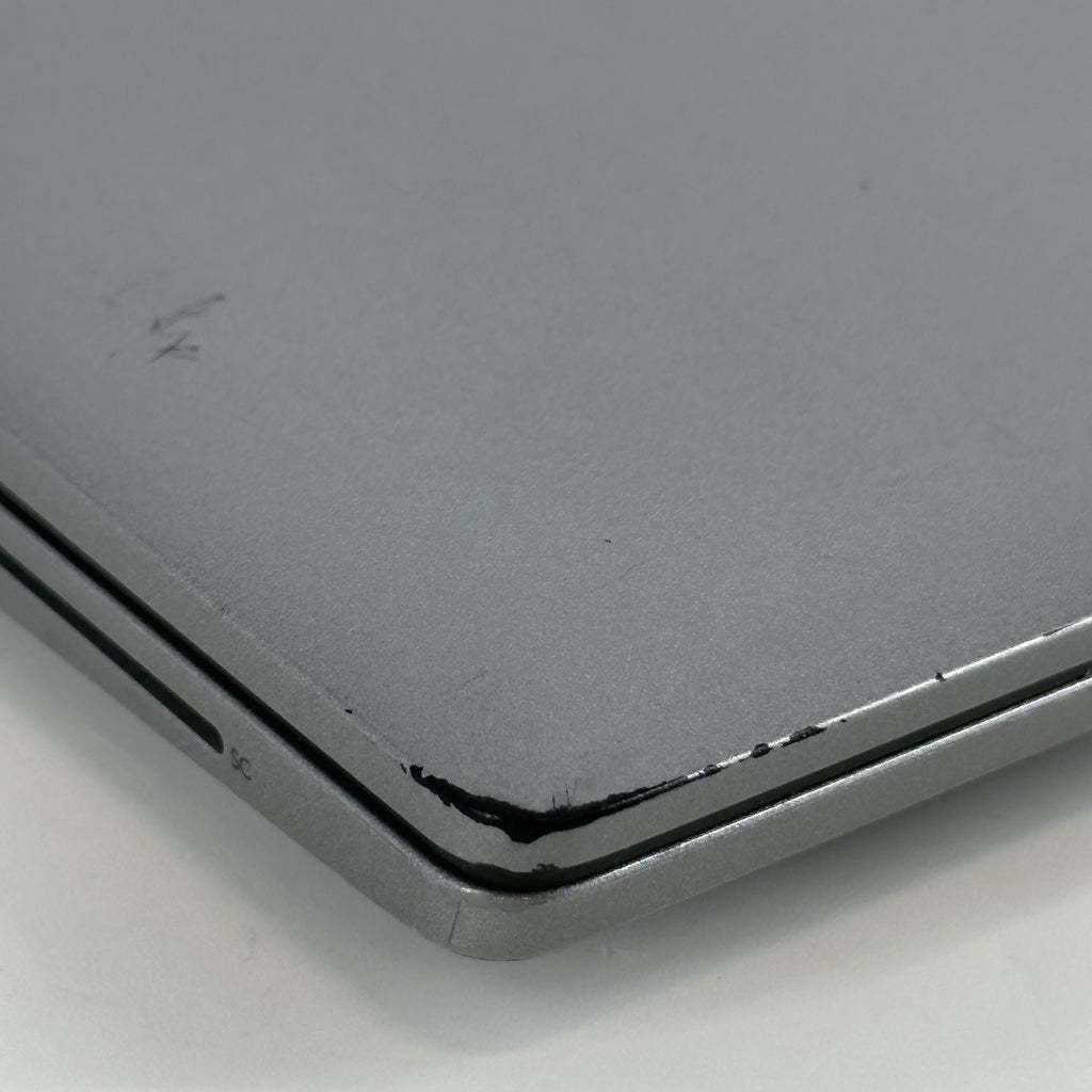Dell Latitude 5540 15.6 Gray 1.7 GHz Intel Core i7 13th Gen. 32GB RAM 512GB Solid State Drive