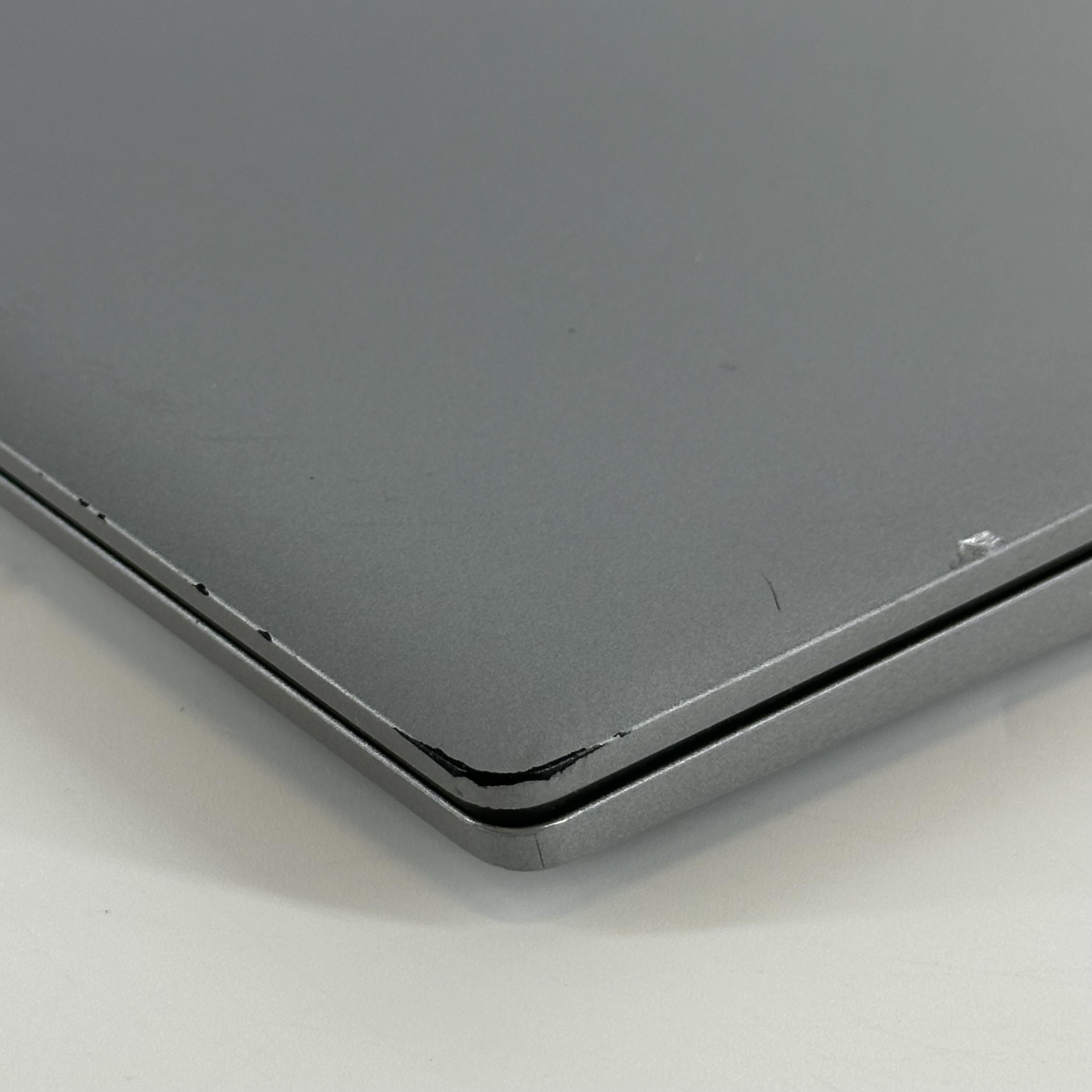Dell Latitude 5540 15.6 Gray 1.7 GHz Intel Core i7 13th Gen. 32GB RAM 512GB Solid State Drive