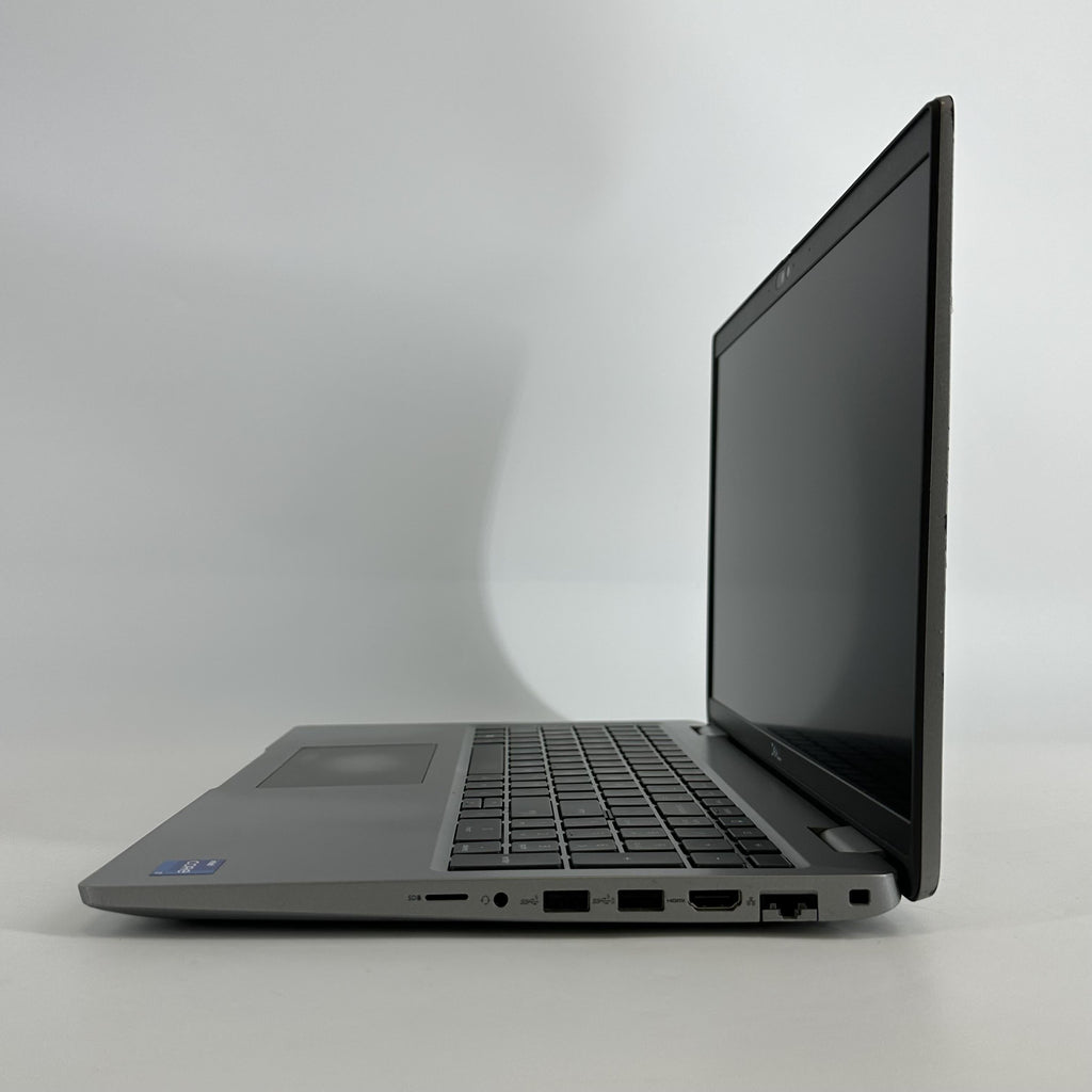 Dell Latitude 5540 15.6 Gray 1.7 GHz Intel Core i7 13th Gen. 32GB RAM 512GB Solid State Drive