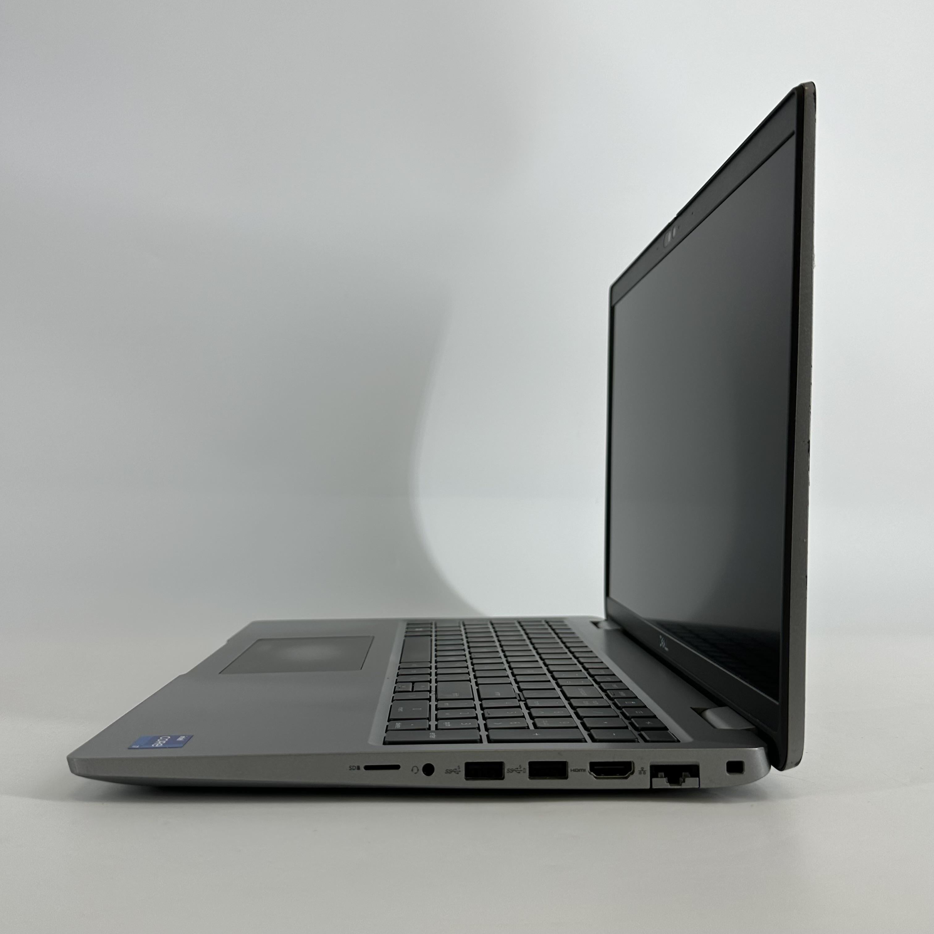 Dell Latitude 5540 15.6 Gray 1.7 GHz Intel Core i7 13th Gen. 32GB RAM 512GB Solid State Drive