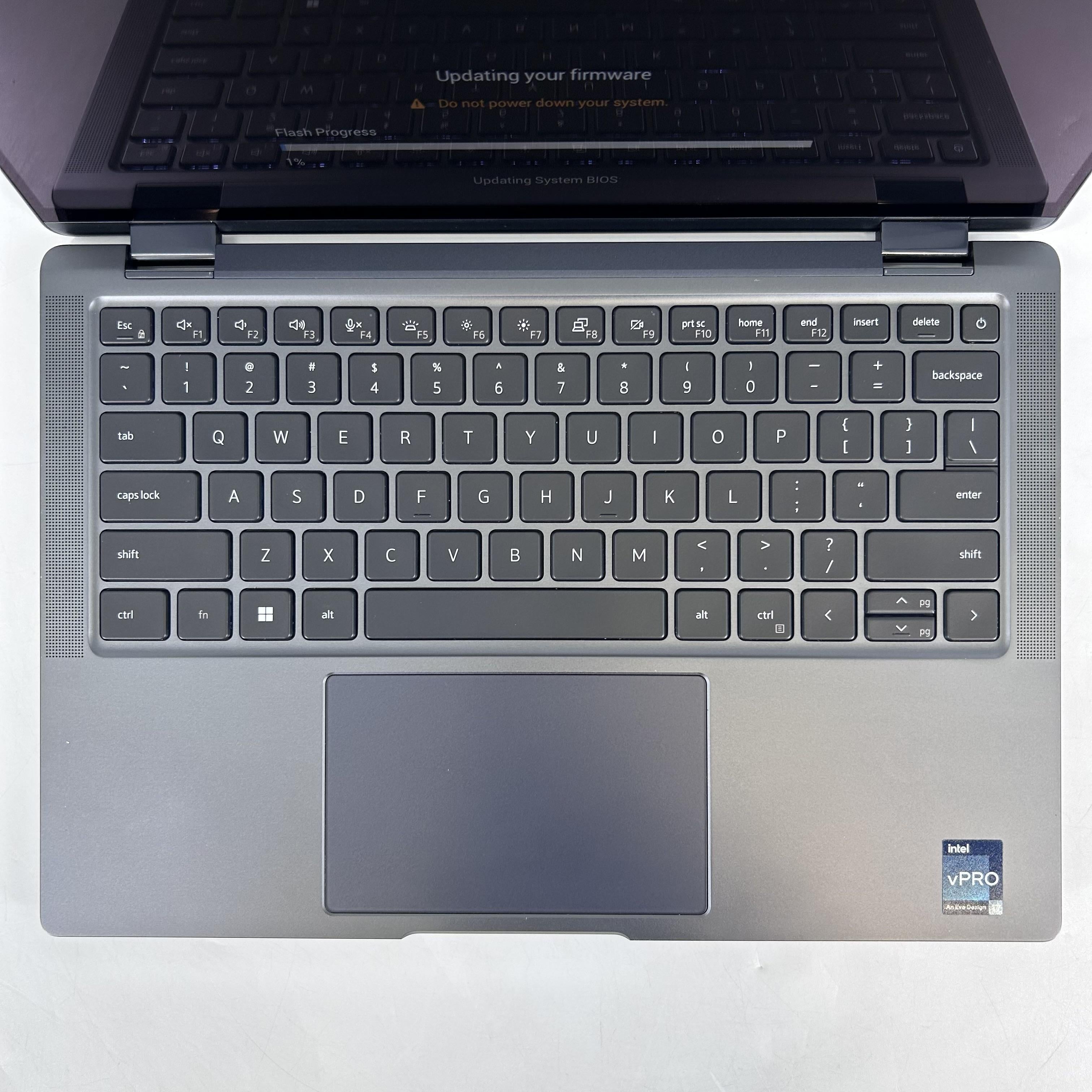 Dell Latitude 9430 (2-in-1) 14 Gray 1.8 GHz Intel Core i7 12th Gen. 32GB RAM 1TB Solid State Drive