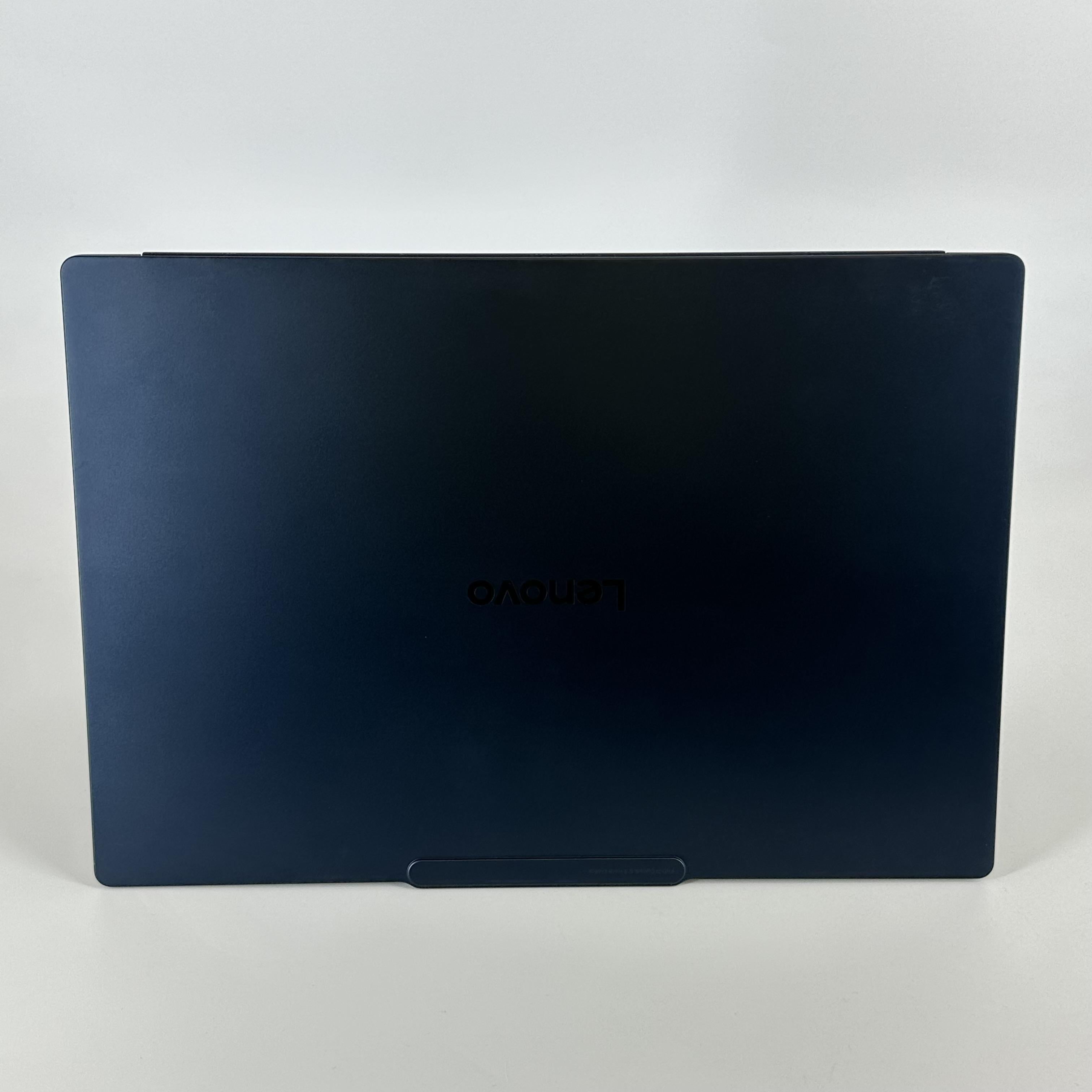 Lenovo Yoga Slim 7x 14.5 Blue 3.4 GHz Qualcomm Snapdragon X Elite 16GB RAM 512GB Solid State Drive