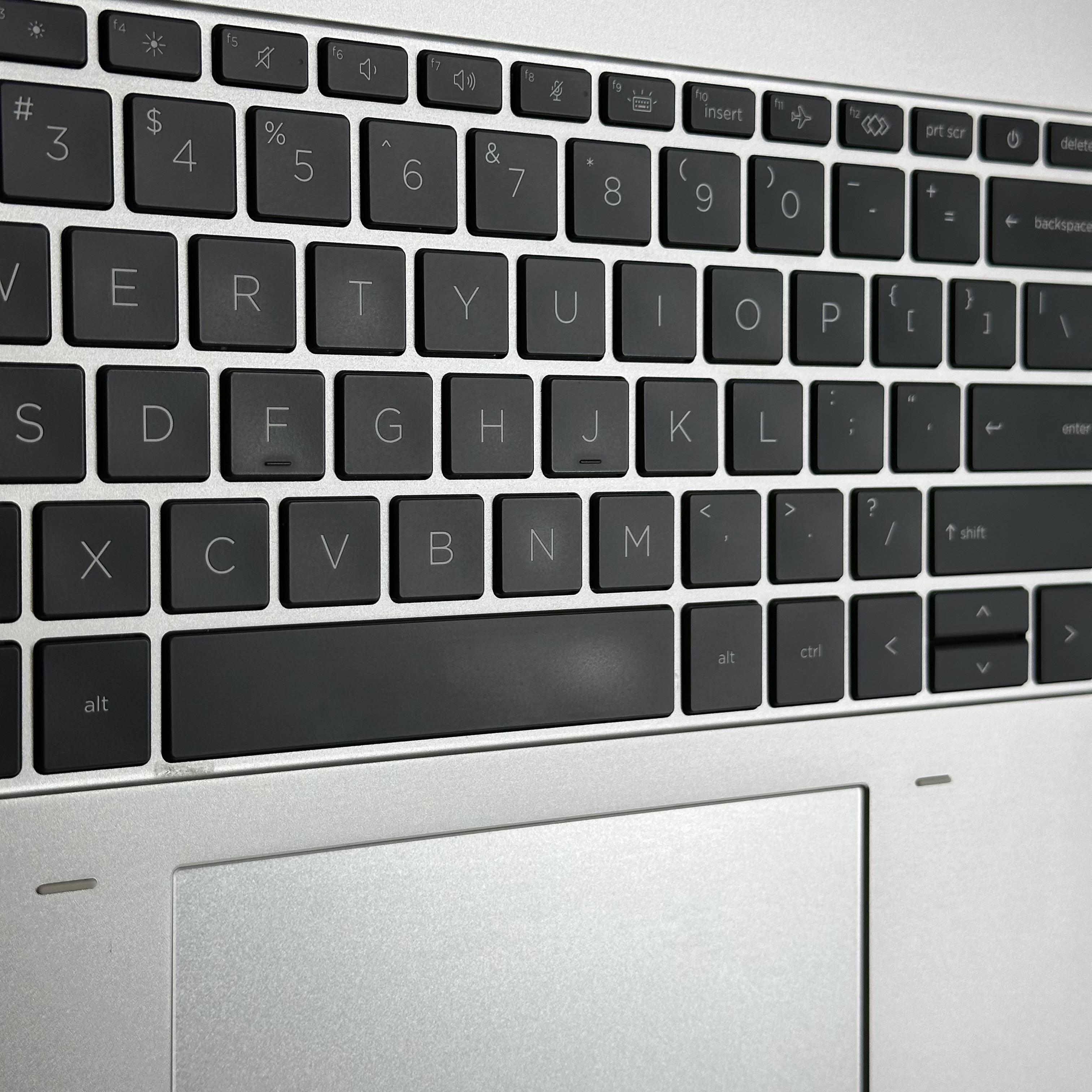 HP Elitebook 860 G10 15.6 Silver 1.6 GHz Intel Core i7 13th Gen. 16GB RAM 512GB Solid State Drive