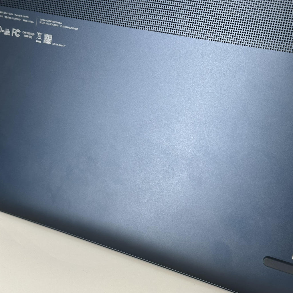 Lenovo Yoga Slim 7x 14.5 Blue 3.4 GHz Qualcomm Snapdragon X Elite 16GB RAM 512GB Solid State Drive