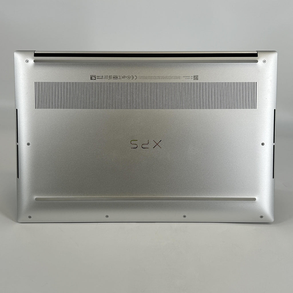 Dell XPS 15 9520 Silver 2.3 GHz Intel Core i7 12th Gen. 32GB RAM 512GB Solid State Drive NVIDIA GeForce RTX 3050 4 GB