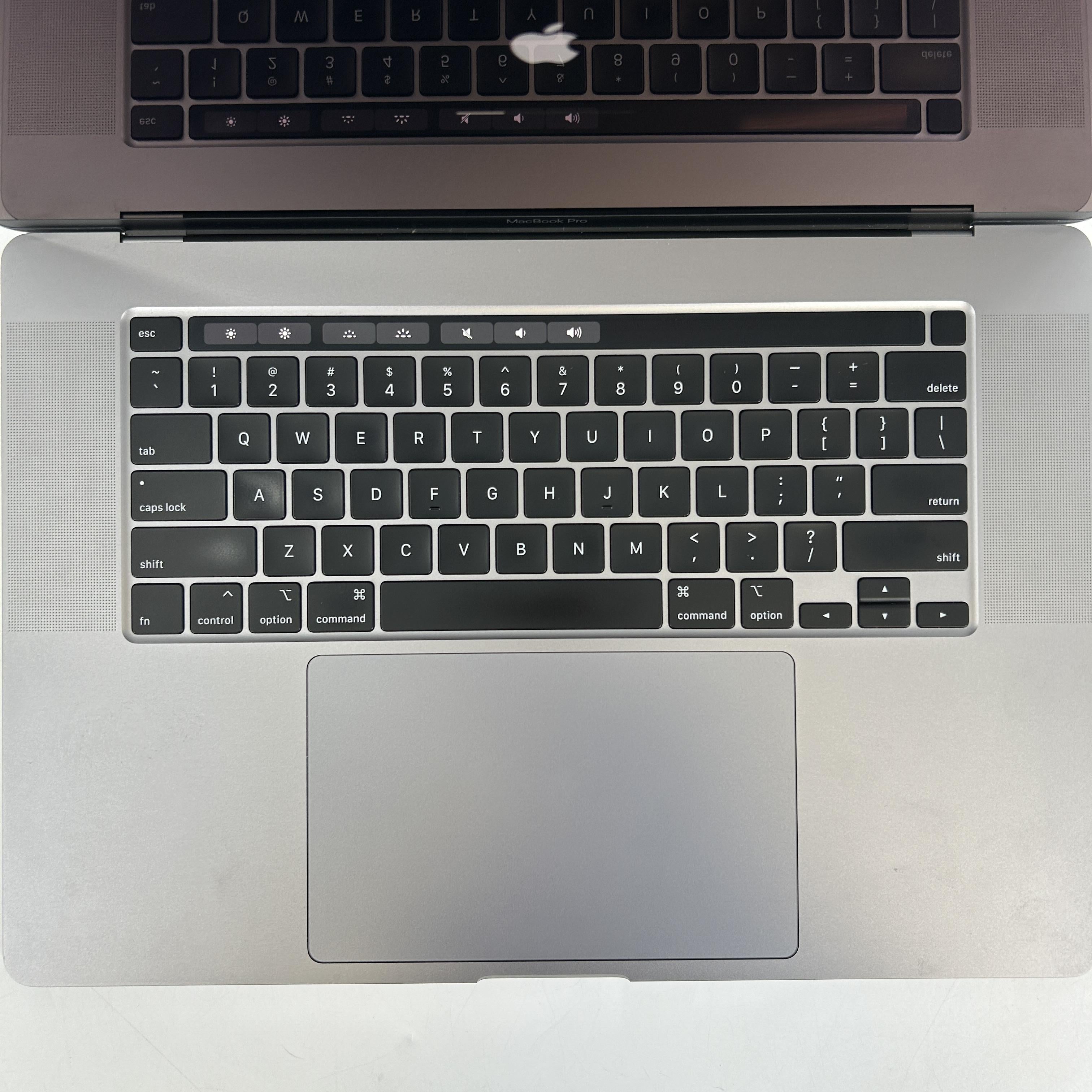 Apple MacBook Pro 16 Touch Bar 2019 Space Gray 2.4 GHz Intel Core i9 9th Gen. 16GB RAM 1TB Solid State Drive AMD Radeon Pro 5500M 8 GB