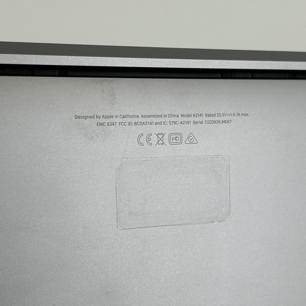 Apple MacBook Pro 16 Touch Bar 2019 Space Gray 2.4 GHz Intel Core i9 9th Gen. 16GB RAM 1TB Solid State Drive AMD Radeon Pro 5500M 8 GB