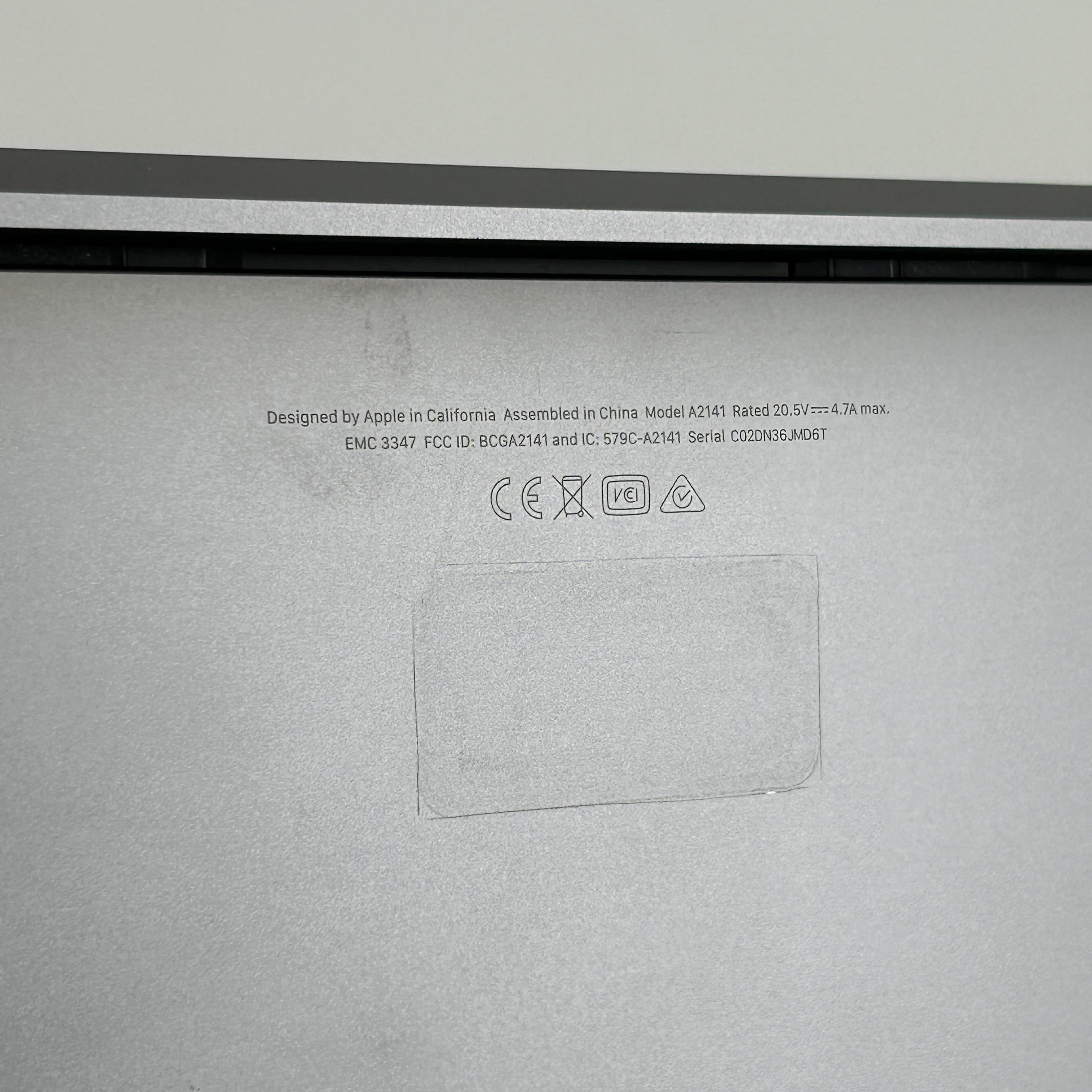 Apple MacBook Pro 16 Touch Bar 2019 Space Gray 2.4 GHz Intel Core i9 9th Gen. 16GB RAM 1TB Solid State Drive AMD Radeon Pro 5500M 8 GB