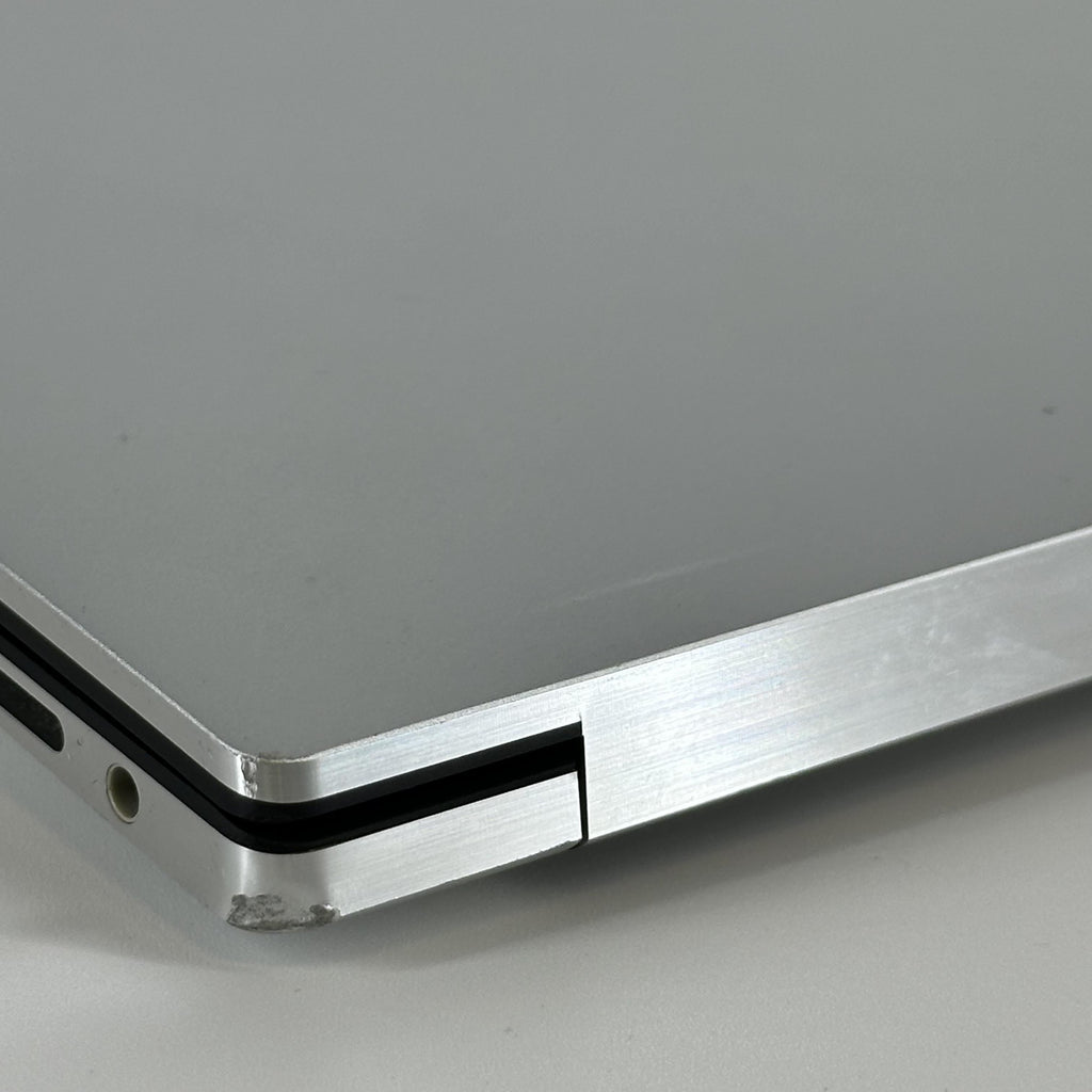 Dell XPS 15 9530 Silver 2.4 GHz Intel Core i7 13th Gen. 32GB RAM 512GB Solid State Drive Intel Arc A370M 4 GB