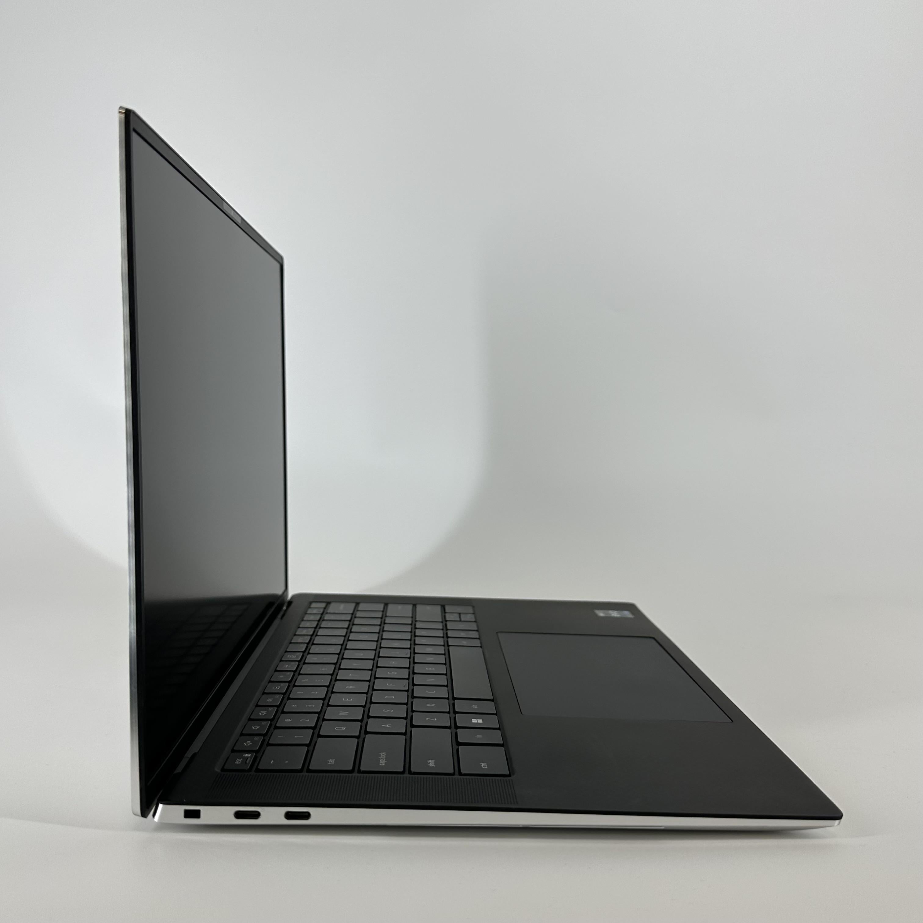 Dell XPS 15 9530 Silver 2.4 GHz Intel Core i7 13th Gen. 32GB RAM 512GB Solid State Drive Intel Arc A370M 4 GB