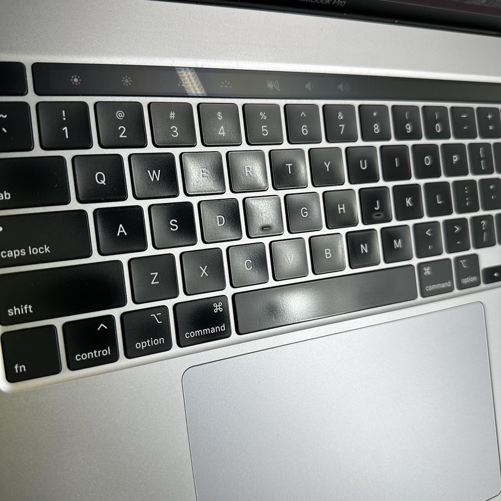 Apple MacBook Pro 16 Touch Bar 2019 Space Gray 2.4 GHz Intel Core i9 9th Gen. 32GB RAM 1TB Solid State Drive AMD Radeon Pro 5500M 8 GB