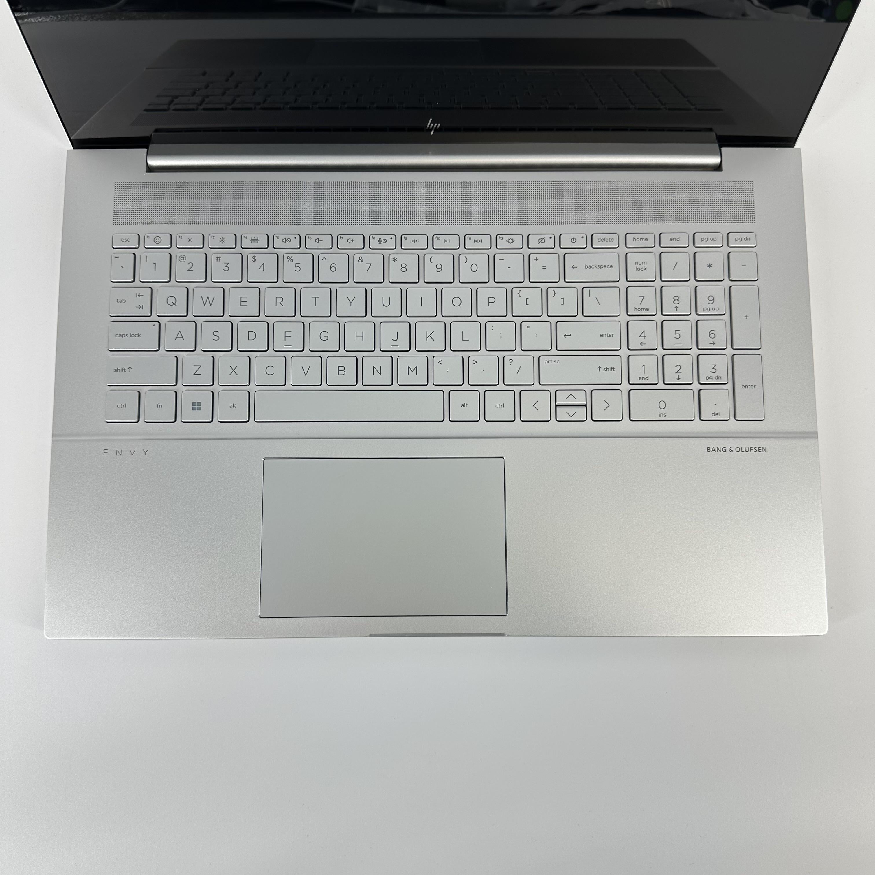 HP Envy 17 Silver 2.1 GHz Intel Core i7 12th Gen. 32GB RAM 1TB Solid State Drive