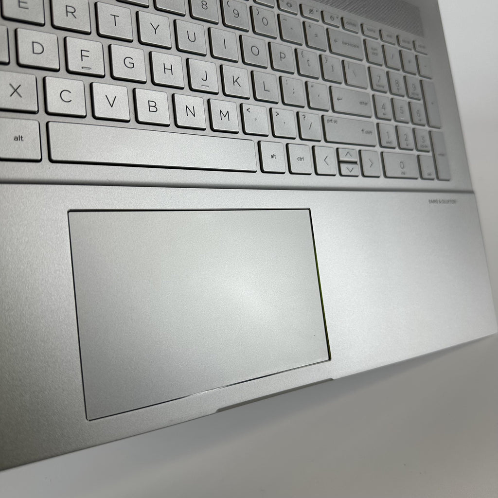 HP Envy 17 Silver 2.1 GHz Intel Core i7 12th Gen. 32GB RAM 1TB Solid State Drive