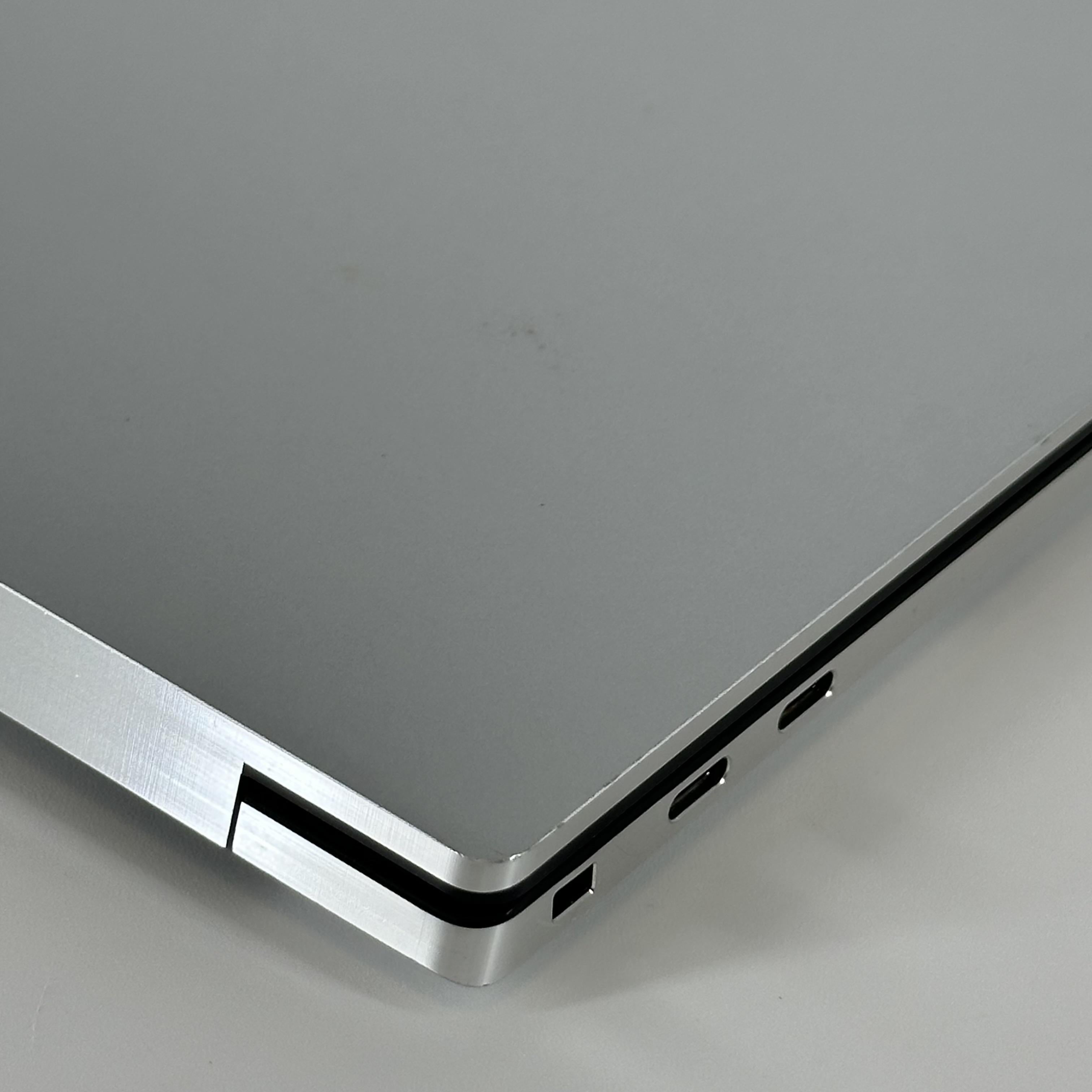 Dell XPS 15 9530 Silver 2.4 GHz Intel Core i7 13th Gen. 32GB RAM 512GB Solid State Drive NVIDIA GeForce RTX 4070 8 GB