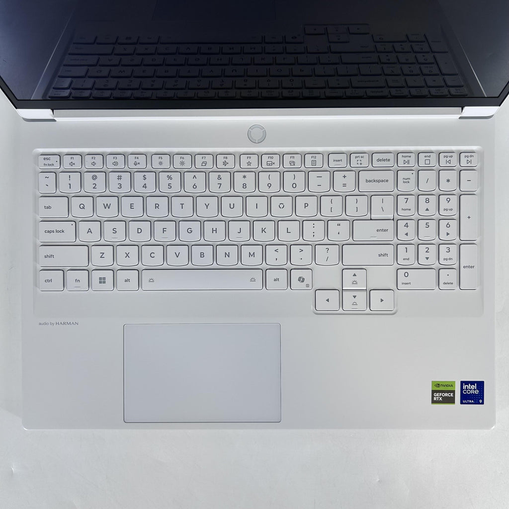 Lenovo Legion 7i Gen 10 16 White 2.7 GHz Intel Core Ultra 9 Series 2 32GB RAM 1TB Solid State Drive NVIDIA GeForce RTX 5070 8 GB